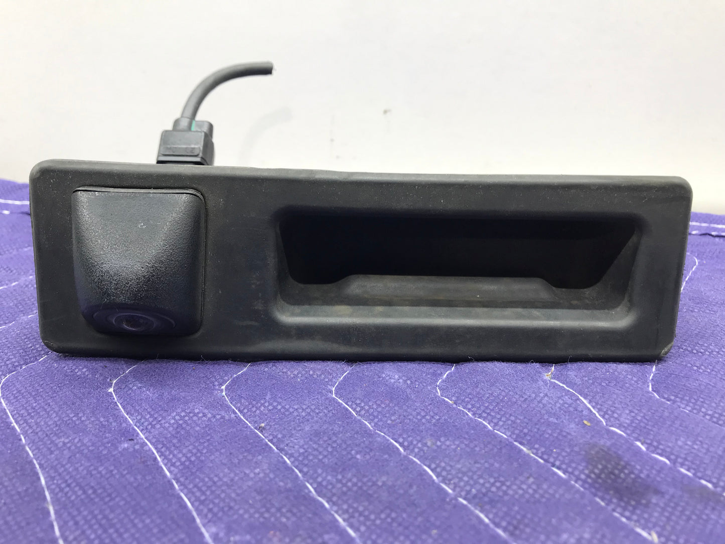 2009-2016 F10 TRUNK LID HANDLE WITH REAR VIEW BACKUP CAMERA OEM SKU 111