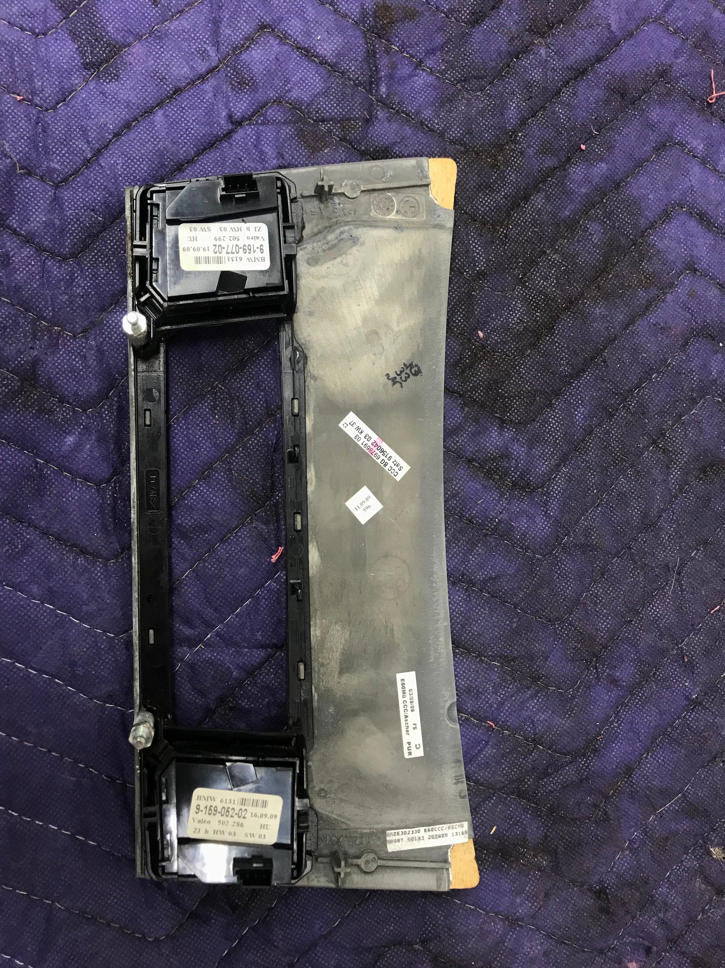 BMW E60 FRONT CENTER HAZARD SWITCH CONSOLE TRIM OEM SKU 367