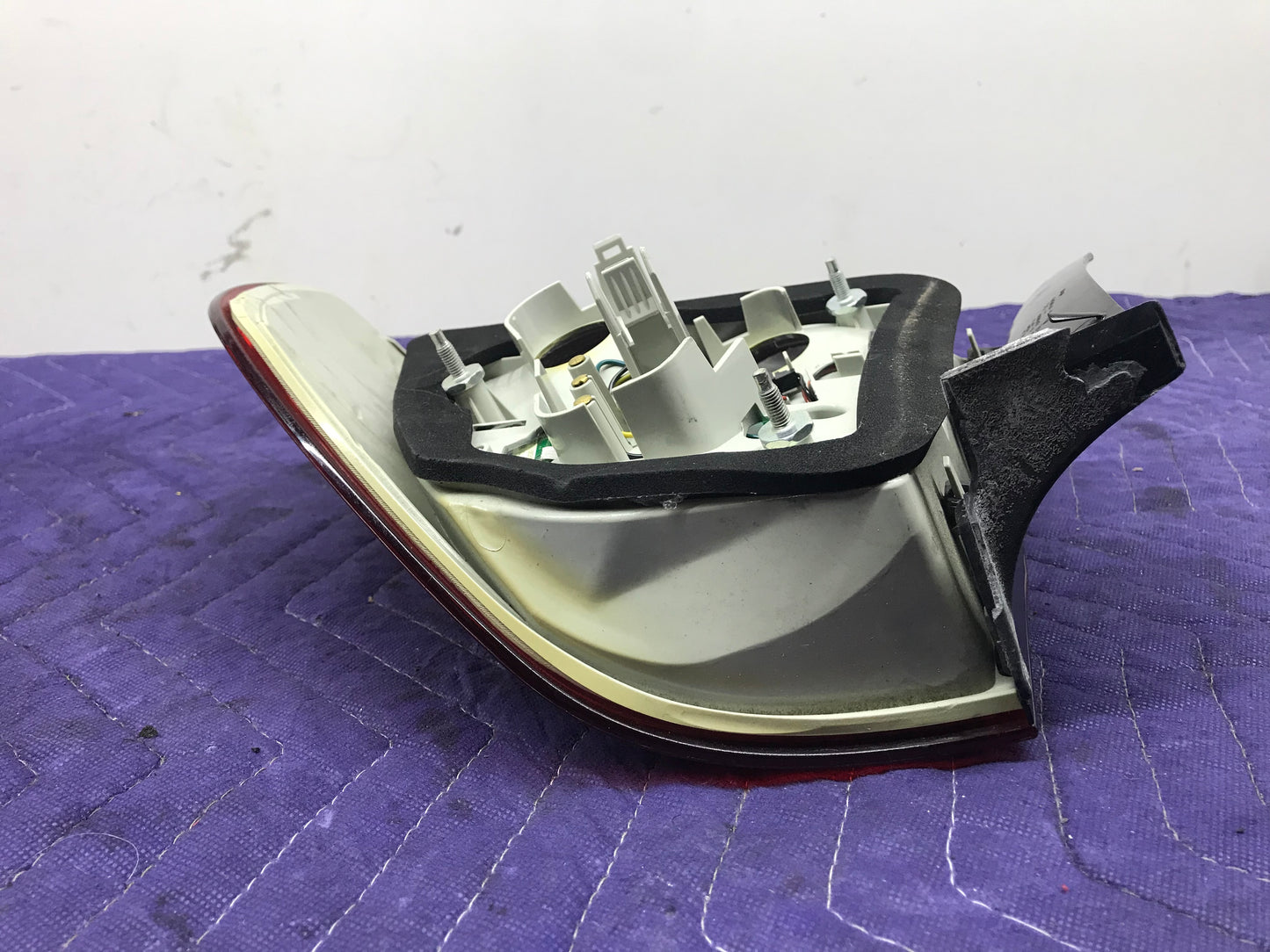 E90 REAR LEFT SIDE TAILLIGHT LCI SKU 216