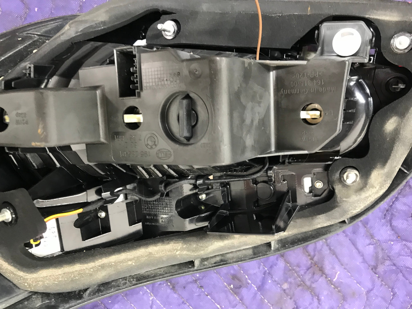 BMW E60 LEFT SIDE TAIL LIGHT OEM 2008 - 2010 SKU 361