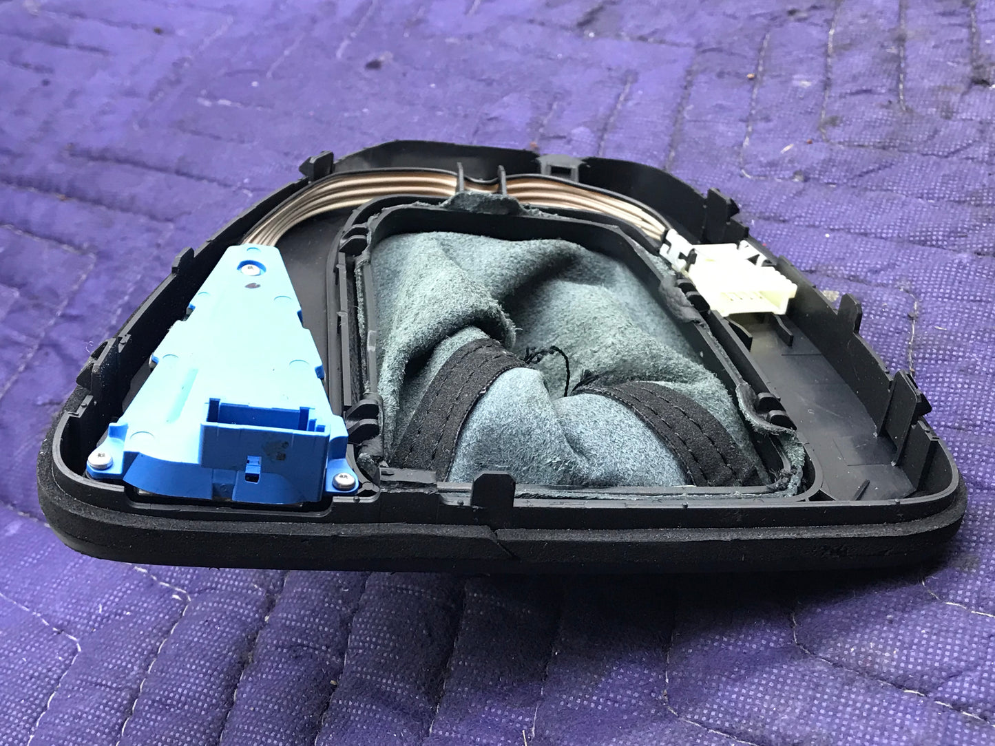 E9X SHIFTER BOOT PLATE AUTOMATIC TRANSMISSION SKU 287
