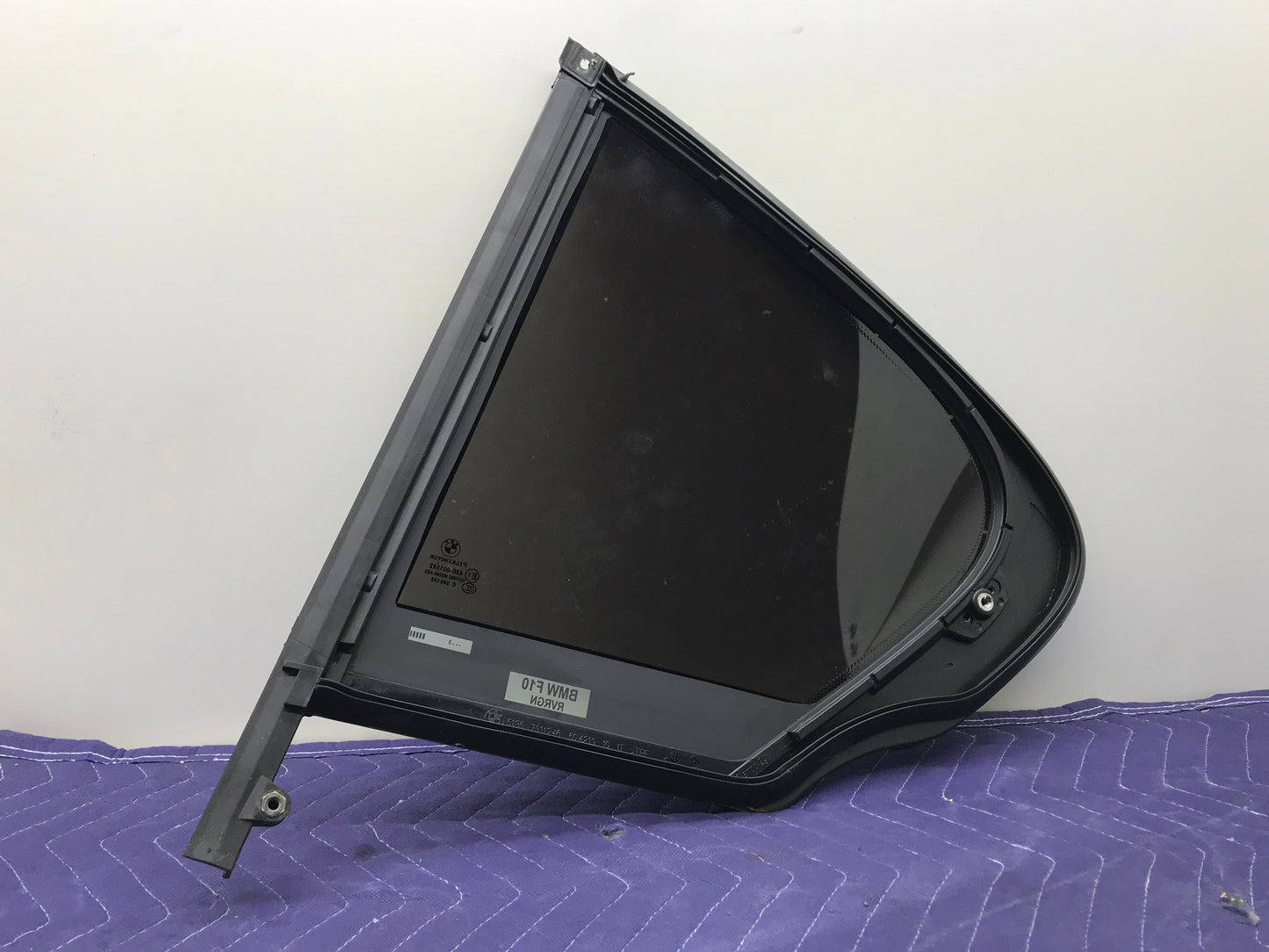 2009-2016 F10 REAR SIDE RIGHT DOOR QUARTER WINDOW GLASS OEM SKU 132