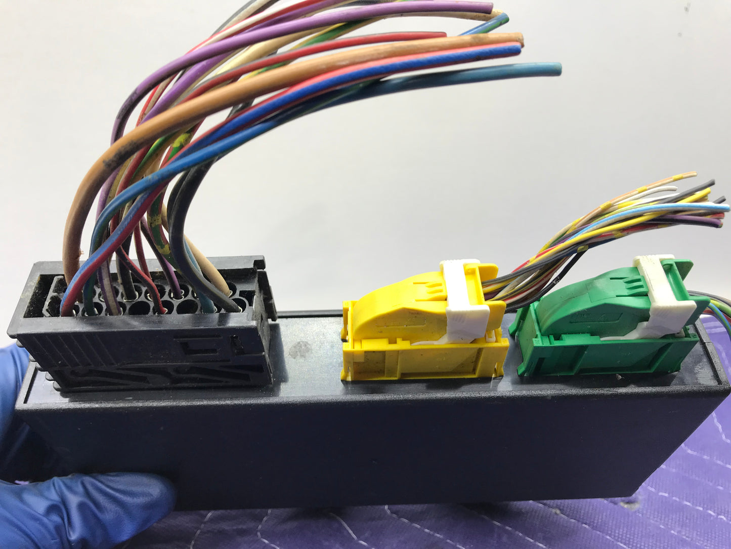 1996-1999 E36 BODY COMPUTER CONTROL MODULE BCM BCU 8369484 OEM SKU 90