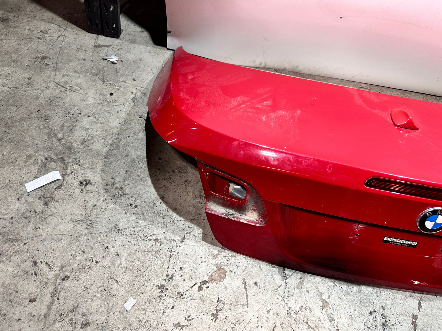 2005 - 2010 PRE LCI TRUNK DECK LID 335I E93 SKU 63