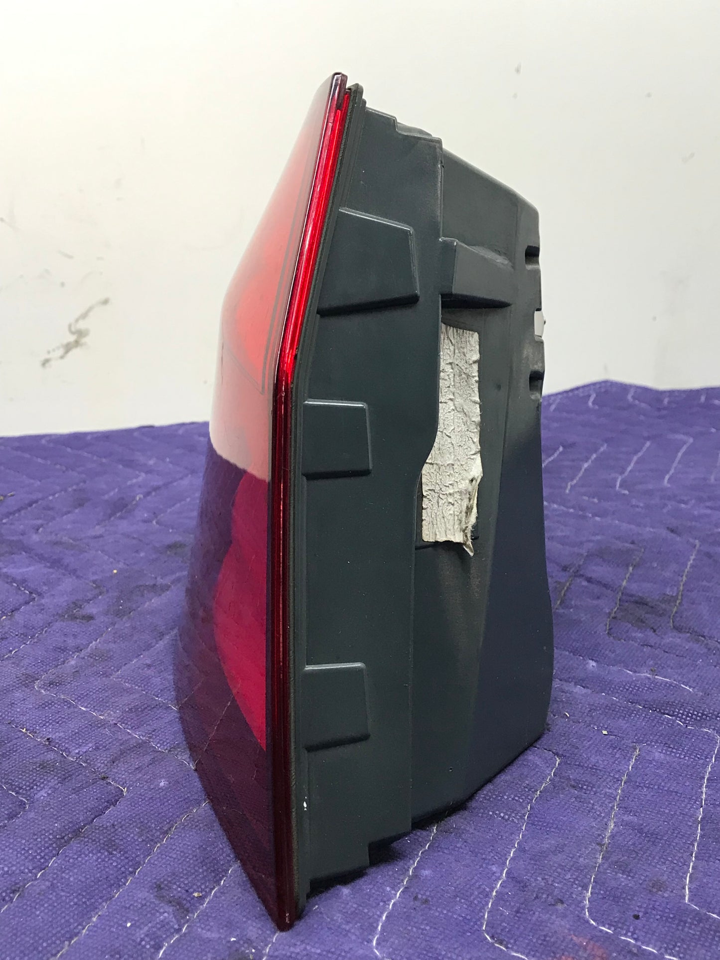 F10 REAR LEFT DRIVER SIDE OUTER TAILLIGHT OEM SKU 213