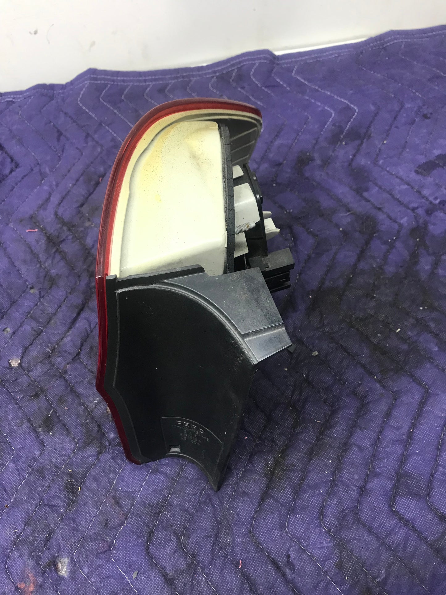 E90 DRIVER SIDE LEFT TAIL LIGHT LAMP 2009-2011 SKU 349