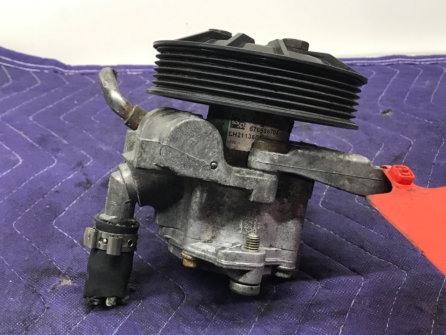 E90 N52 ENGINE POWER STEERING PUMP W/PULLEY SKU 163