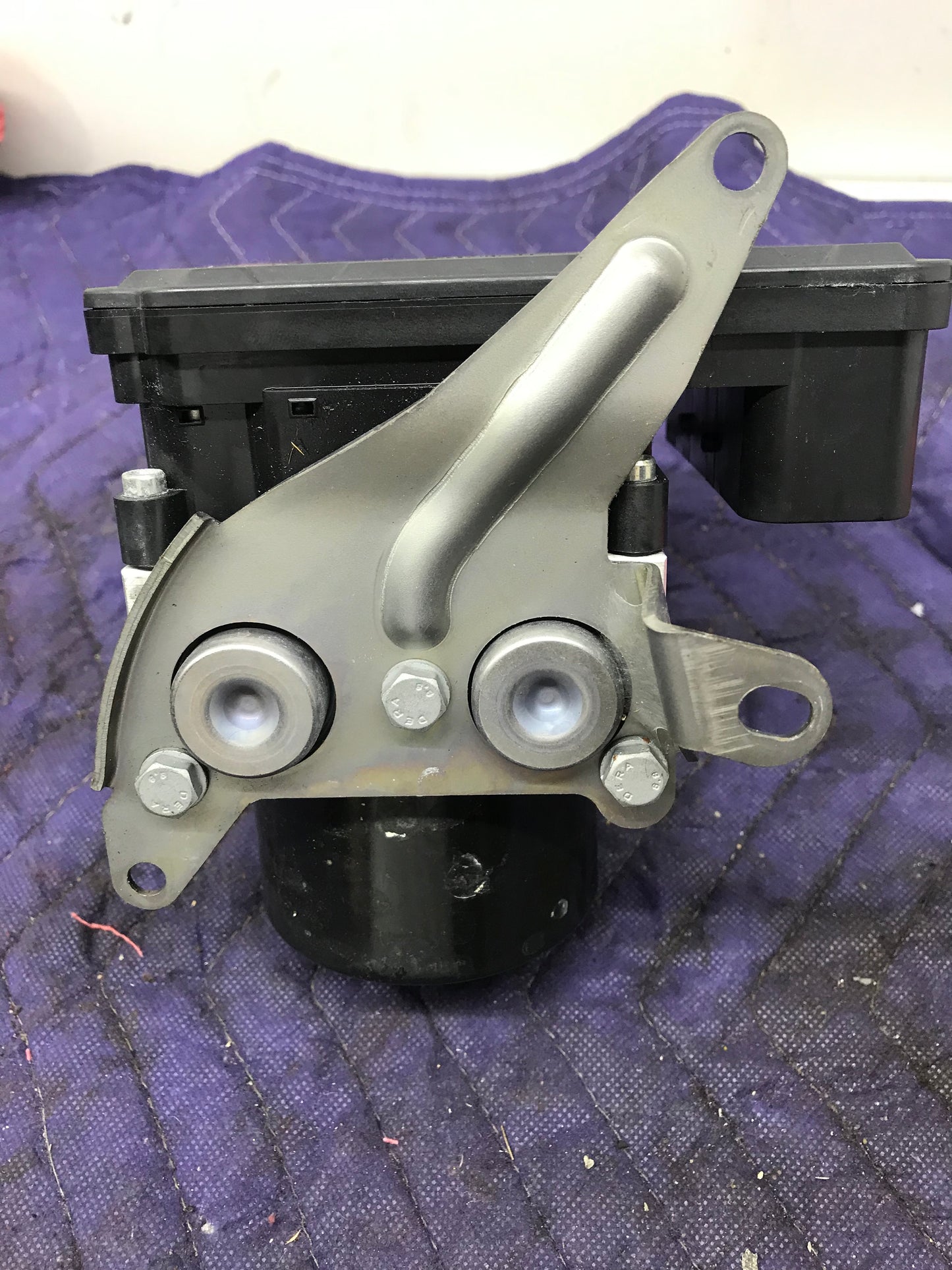 E90 E82 E88 E92 ABS ANTI LOCK BRAKE PUMP SKU 354