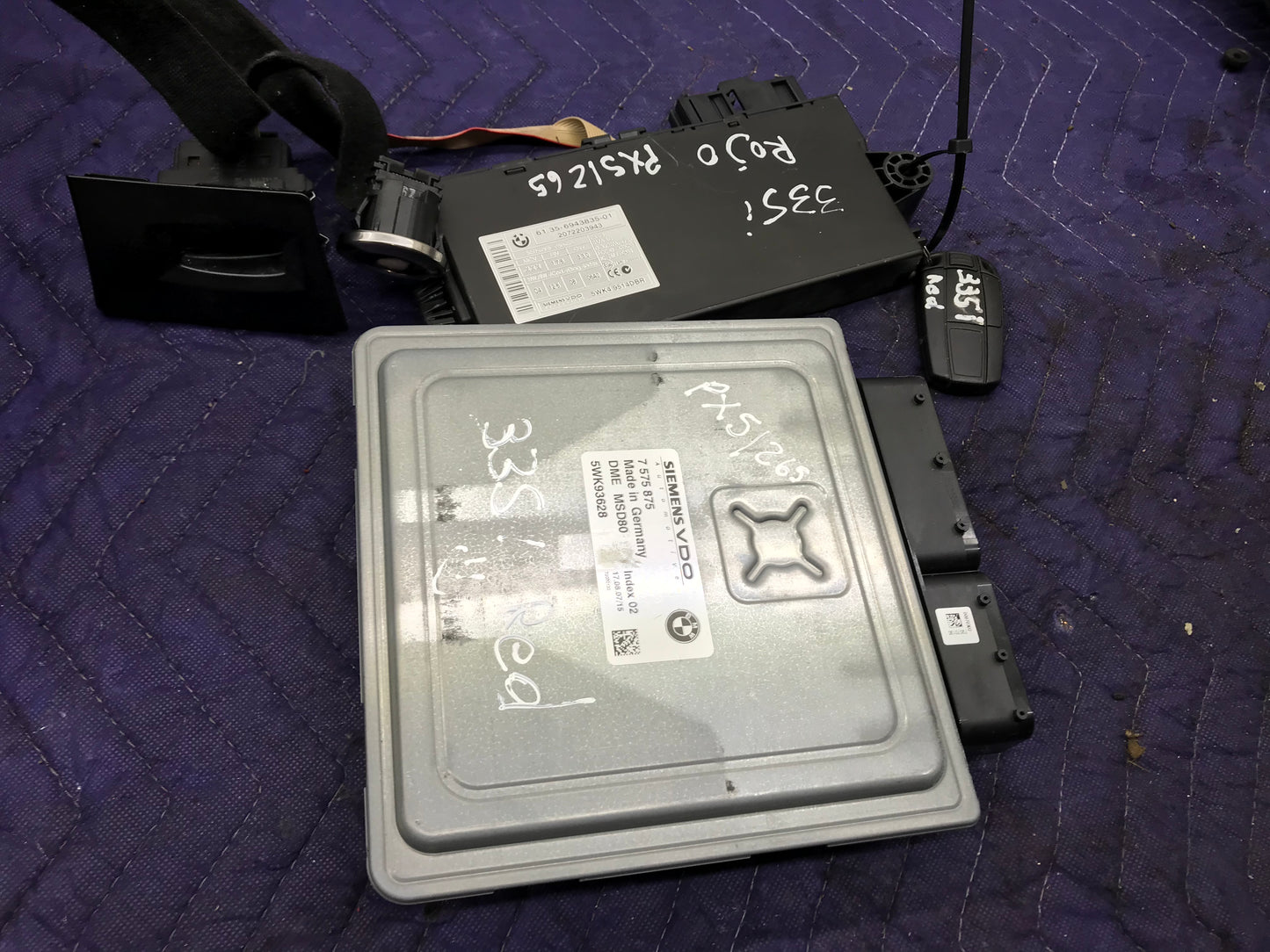 E9X SET DME/ECM W/ CAS UNIT KEY AND IGNITION SKU 267