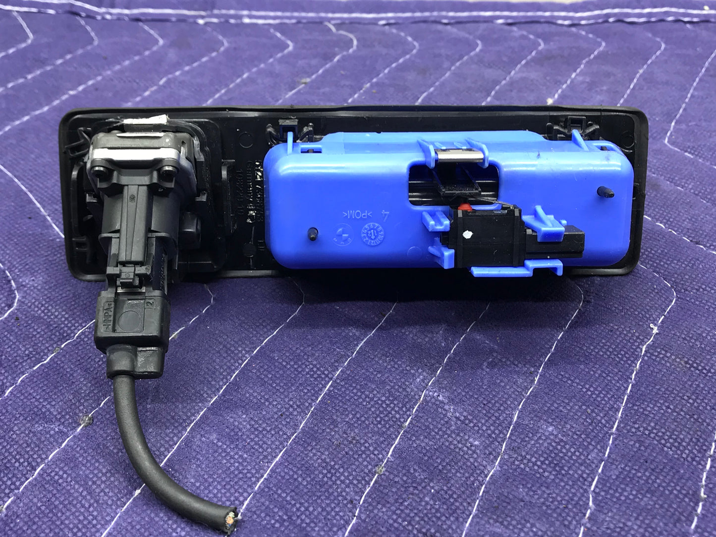 2009-2016 F10 TRUNK LID HANDLE WITH REAR VIEW BACKUP CAMERA OEM SKU 111