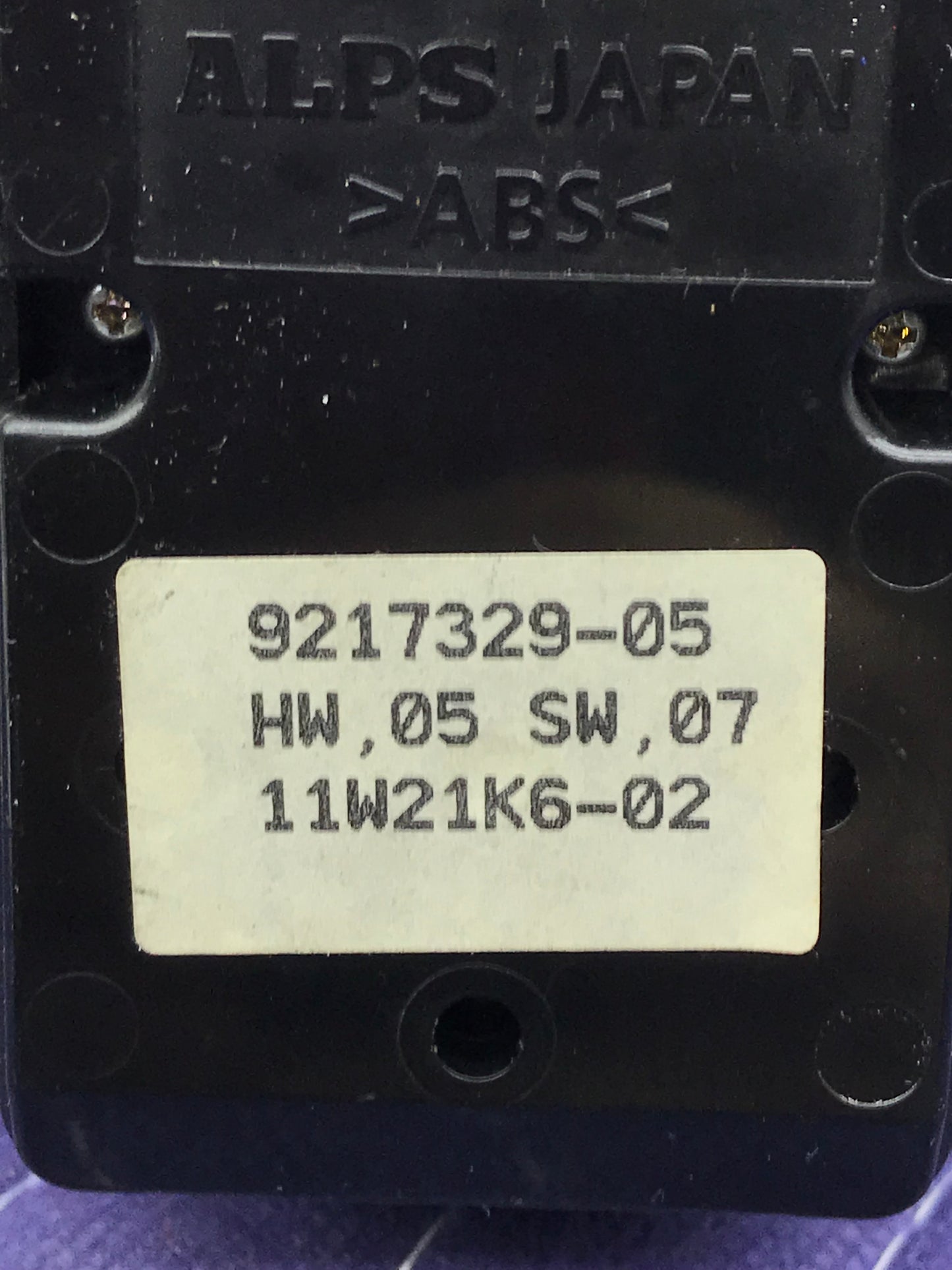 2004-2011 E90 LEFT DRIVER DOOR MASTER POWER WINDOW SWITCH SKU 105
