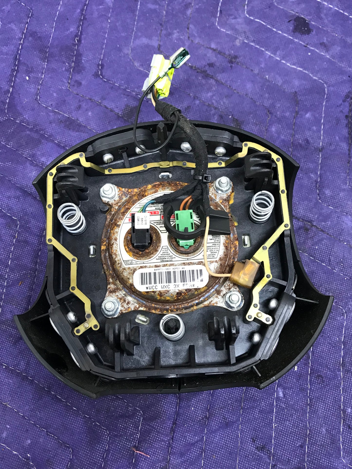 MINI COOPER R55/R56/R57 SPORT STEERING WHEEL AIRBAG MODULE DRIVER SIDE SKU 206