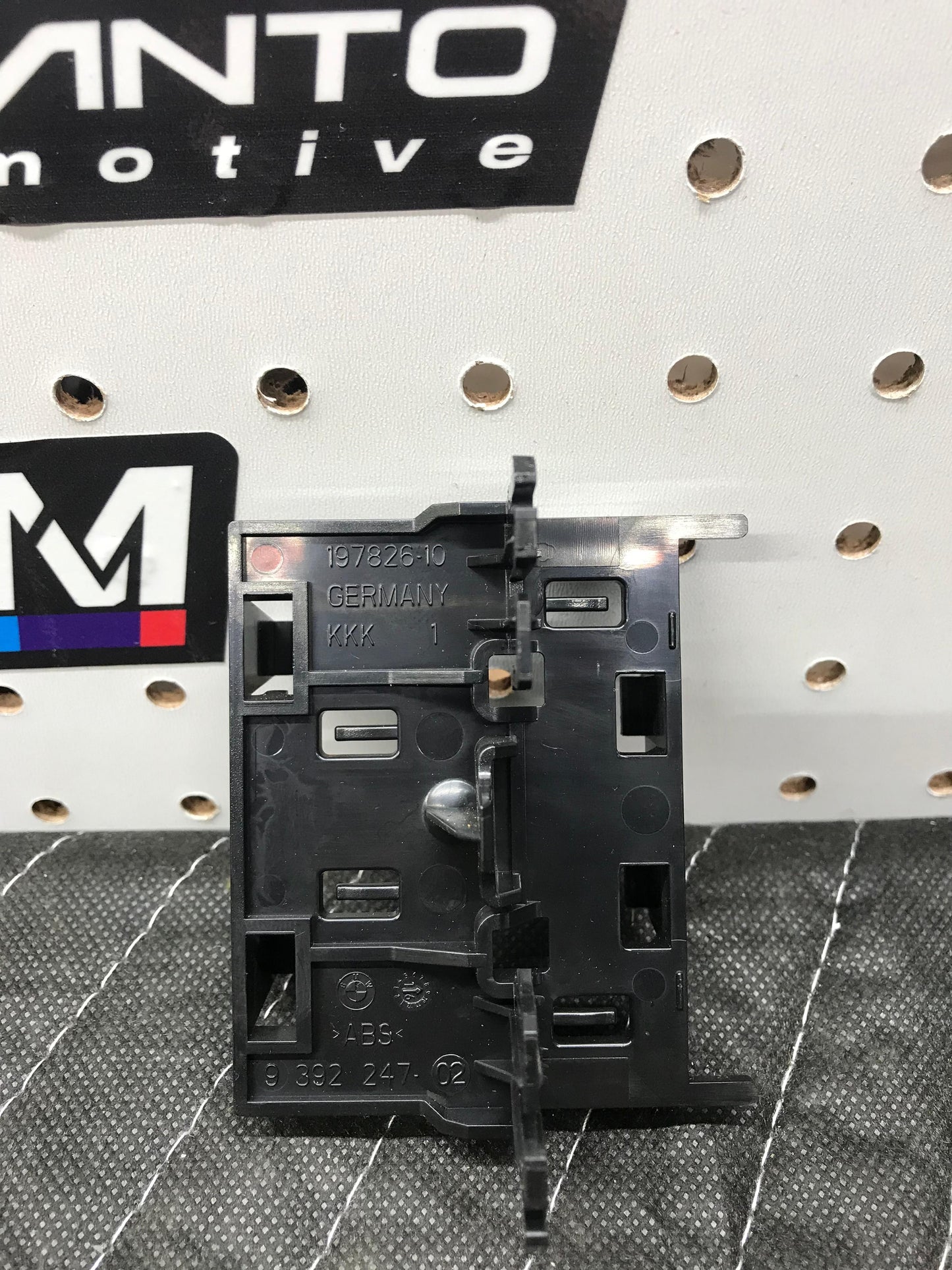 04-13 OEM BMW E90 E92 E93 CENTER DOOR LOCK HAZARD WARNING FLASHER CONTROL SWITCH SKU 570