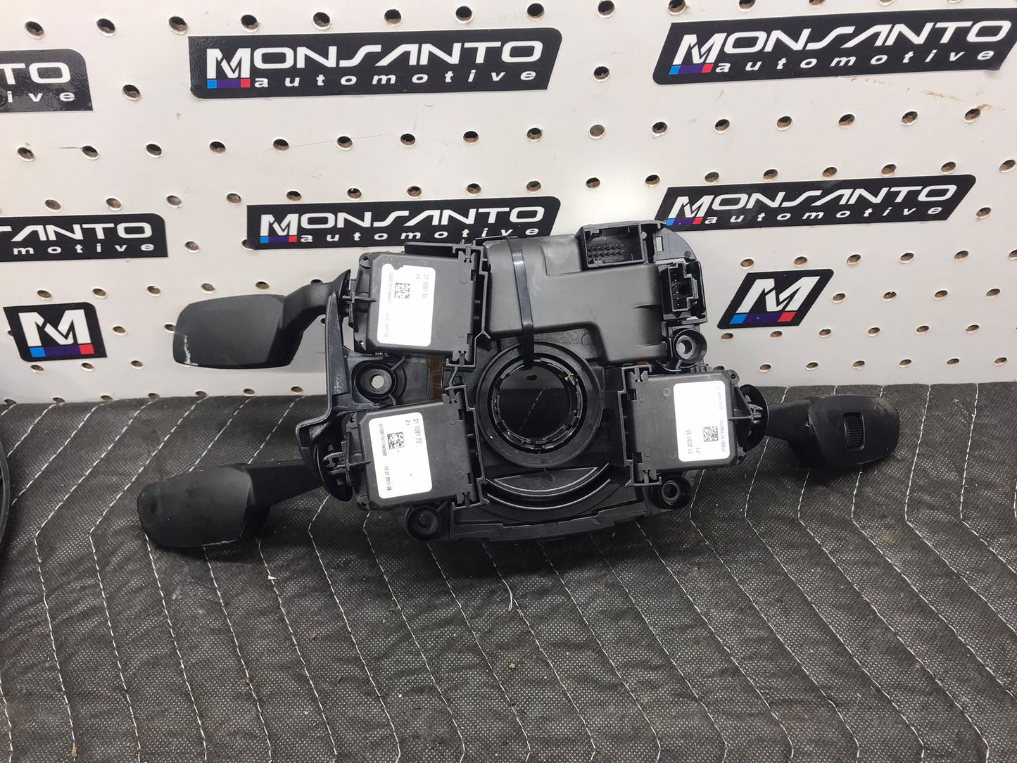 OEM STEERING WHEEL CLOCK SPRING BMW E70 E90 E92 335I 328I SKU 914