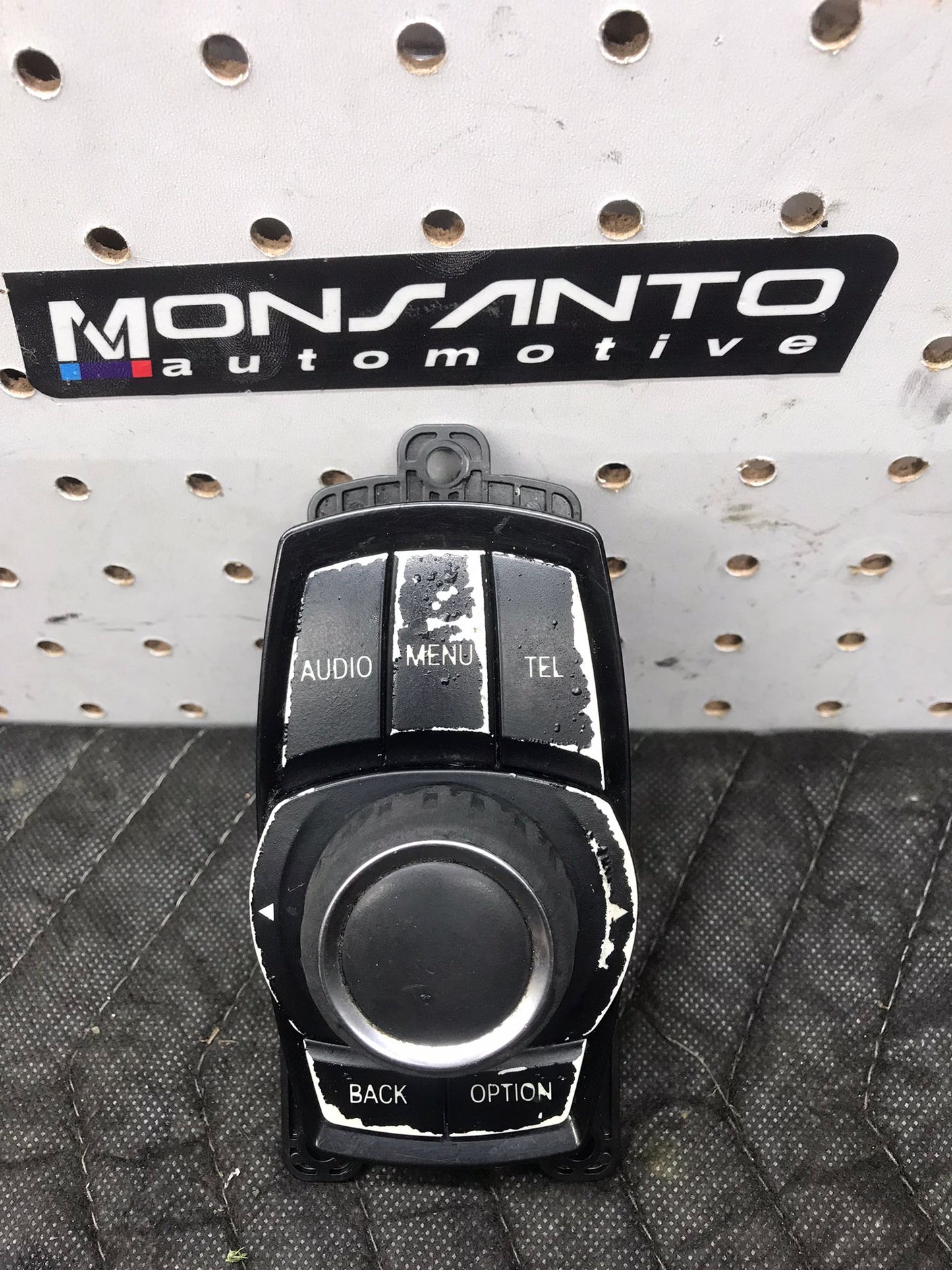 OEM IDRIVE MULTIMEDIA KNOB CONTROLLER BMW 320I 328D 328I 330I 335I SKU 1387