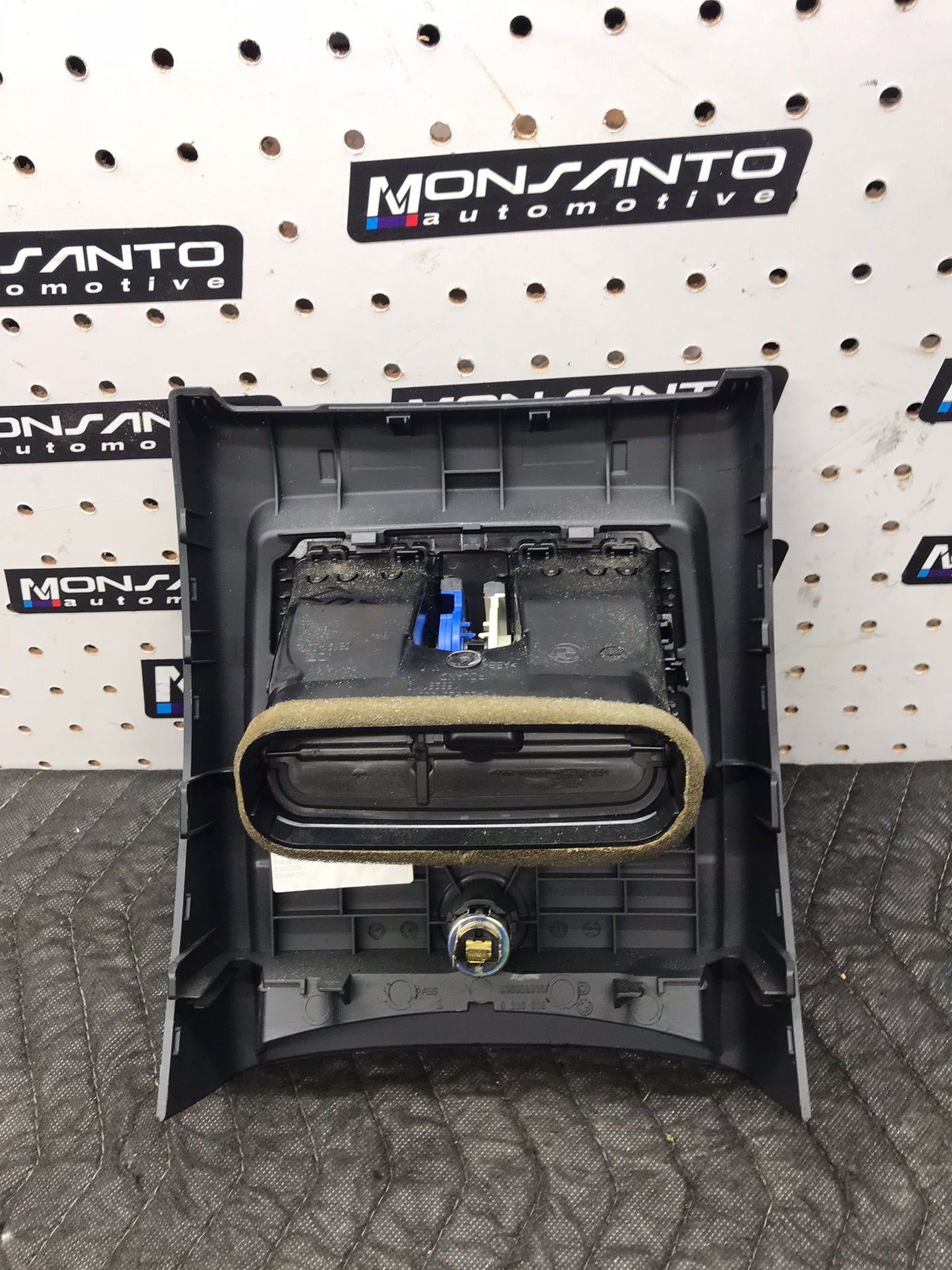 BMW 3 TOURING F31 REAR AIR VENT GRILL F30 SKU 1406