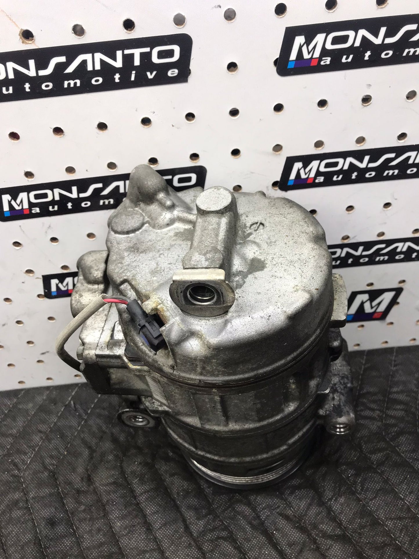 A/C AIR CONDITIONING COMPRESSOR 2006 - 2013 BMW E90 E92 E93 328I N52 SKU 1429