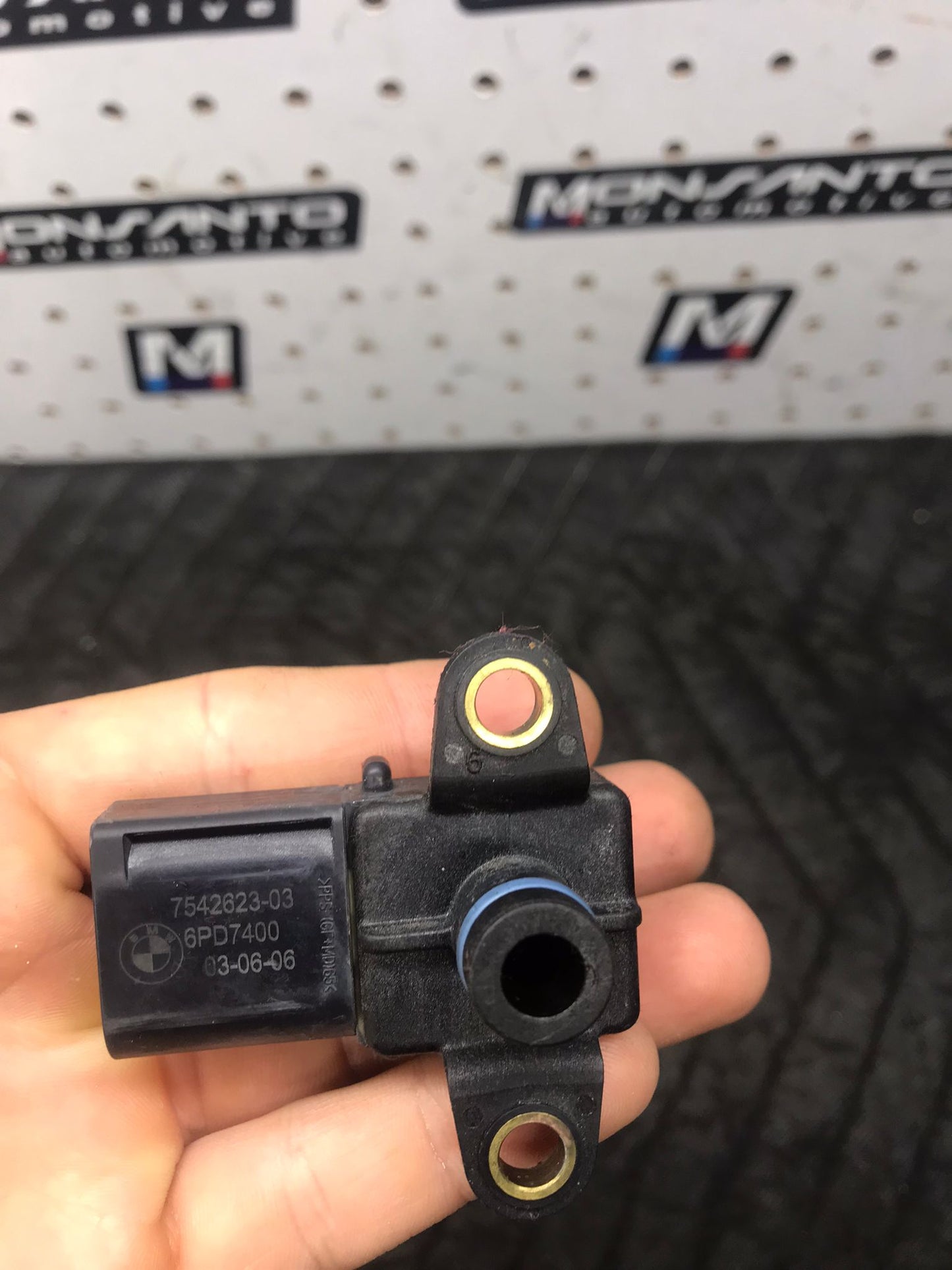 06-11 BMW 135 335 535 N52 MANIFOLD PRESSURE DIFFERENTIAL SENSOR SKU 1432