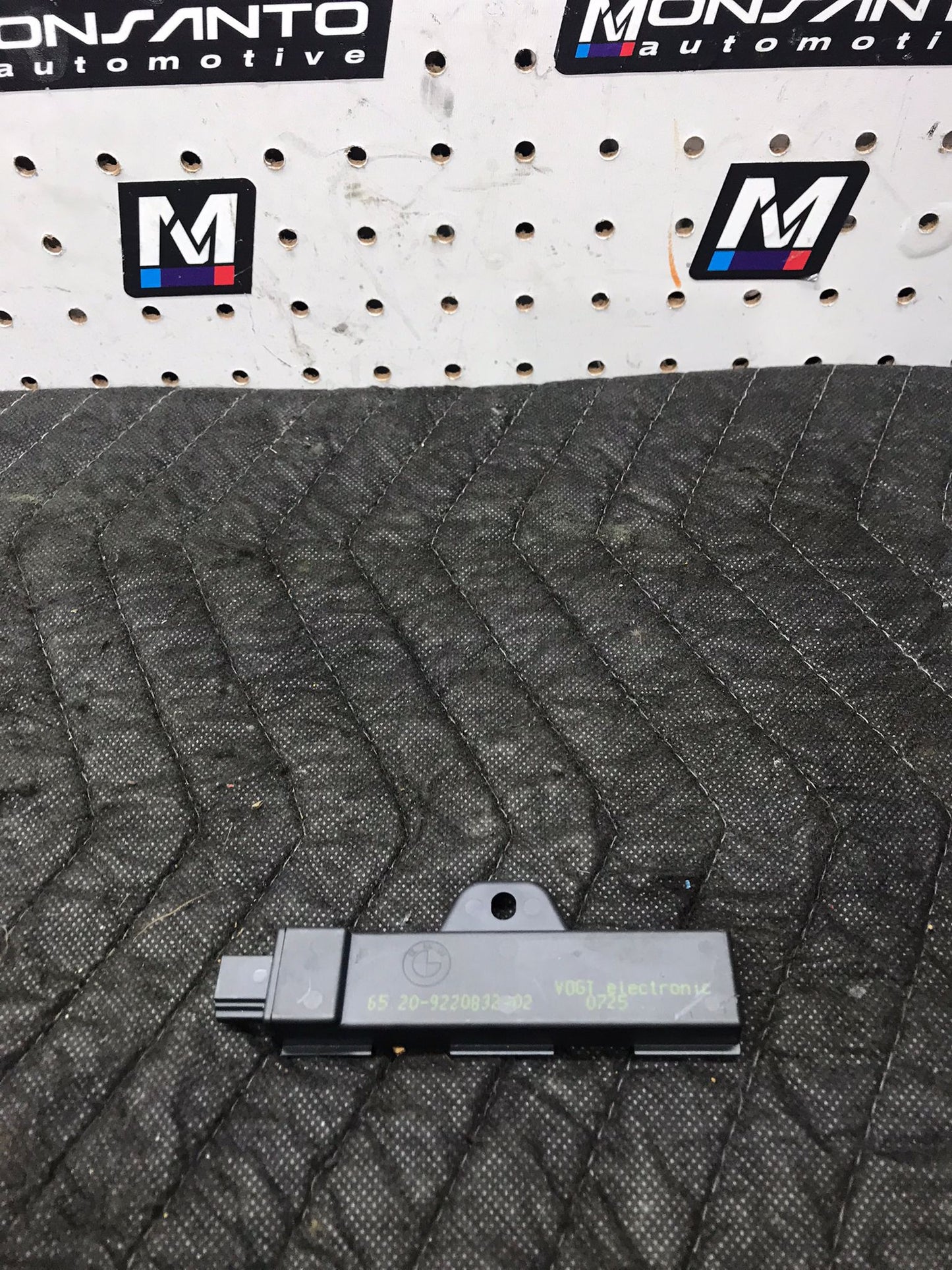 OEM BMW COMFORT ACCESS KEYLESS ENTRY ANTENNA MODULE F10 F22 F30 F32 F33 M3 M4 SKU 1463