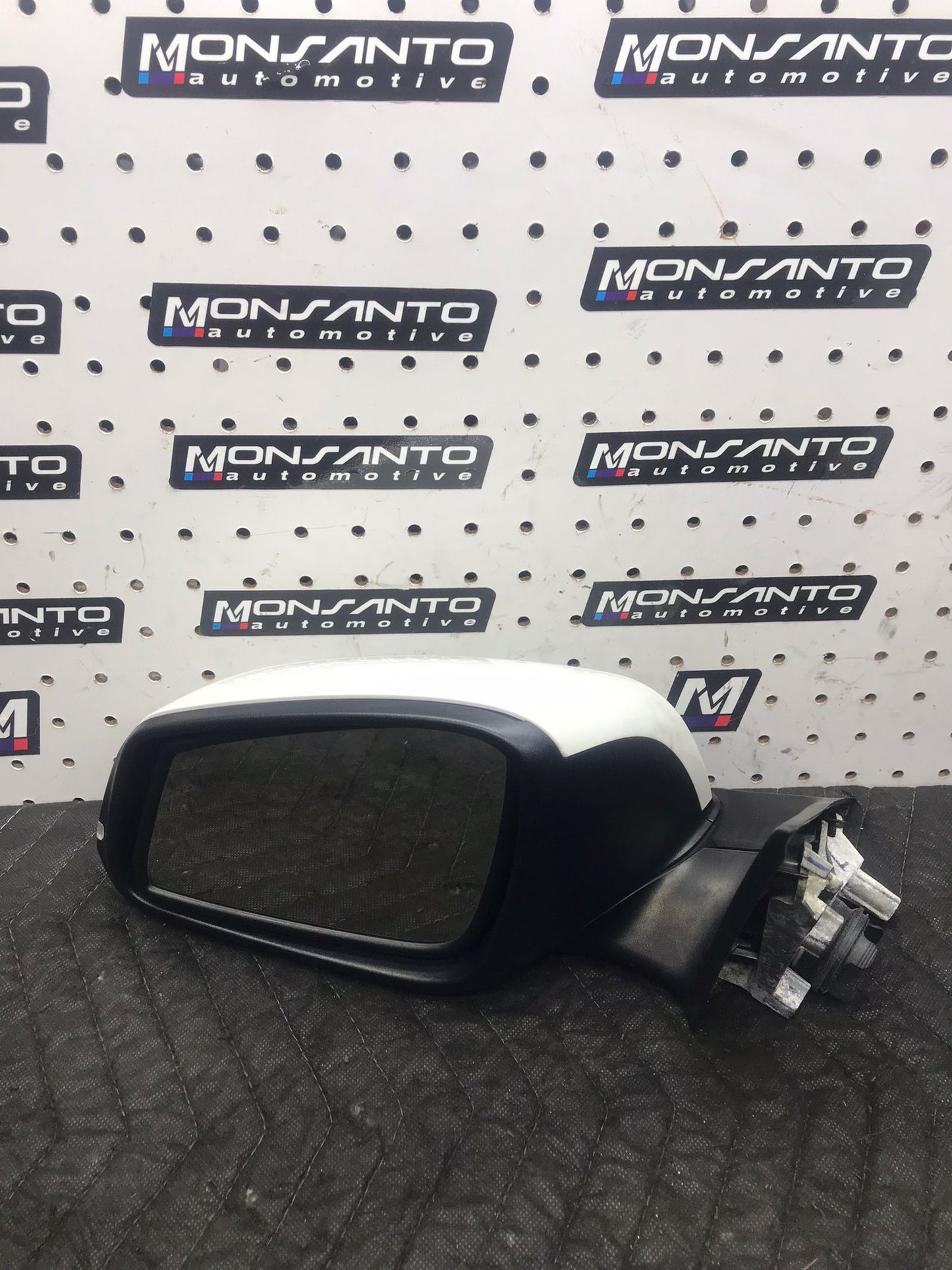 LEFT SIDE MIRROR BMW F30 328 320 OEM WHITE SKU 1486