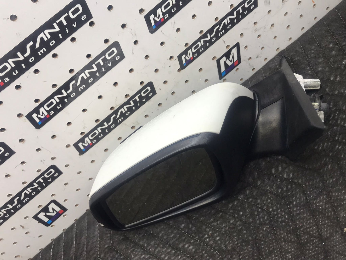 LEFT SIDE MIRROR BMW F30 328 320 OEM WHITE SKU 1486