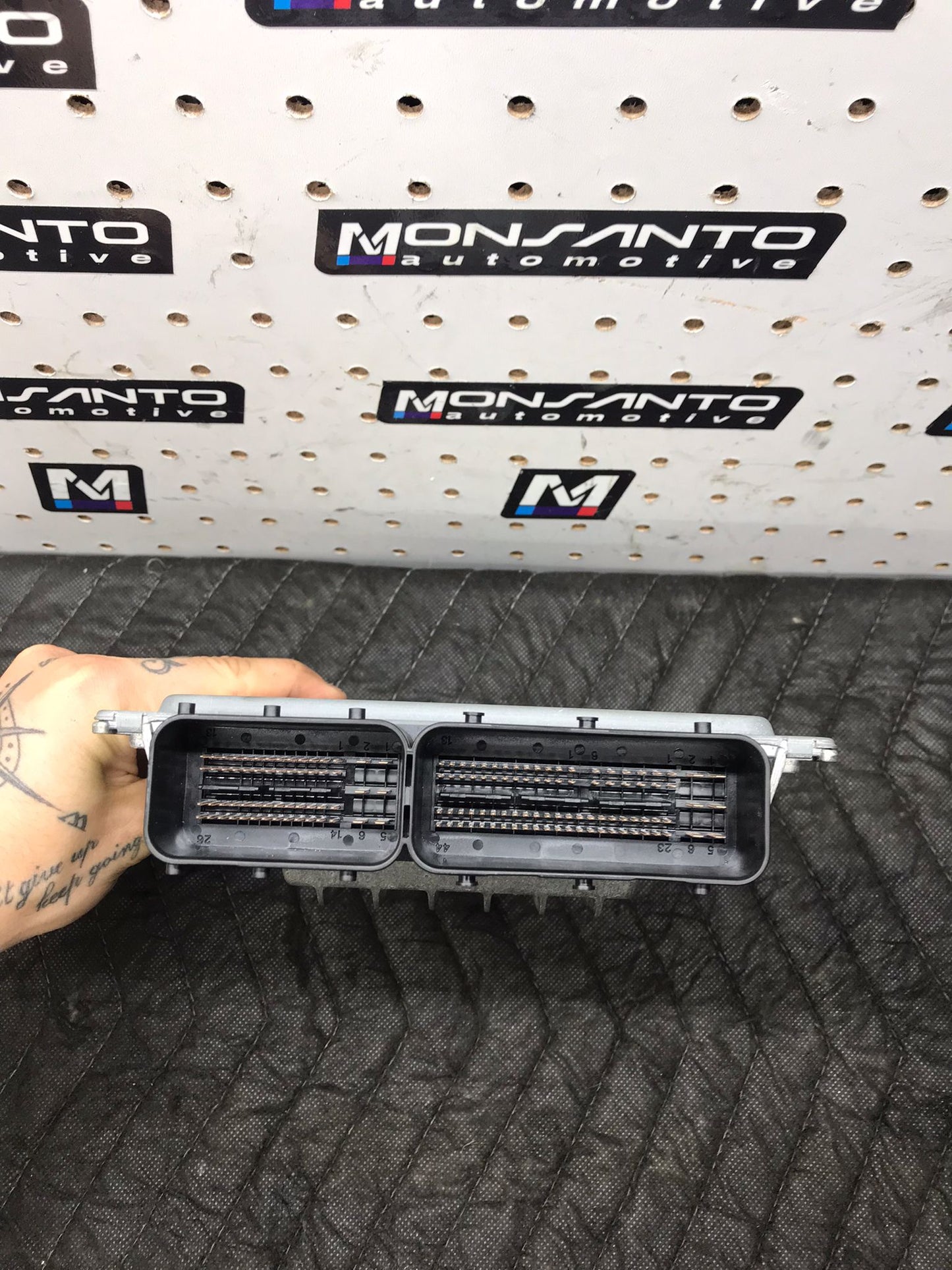 MSD80 2007-2008 BMW 335I 535I DME ECU ECM PCM ENGINE CONTROL MODULE OEM SKU 1498