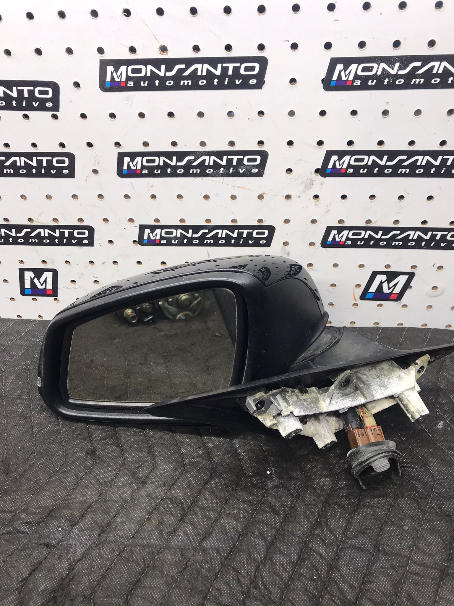 Original BMW F30 F31 Left Side Mirror – Folding Motor Included – Facelift Model – Black