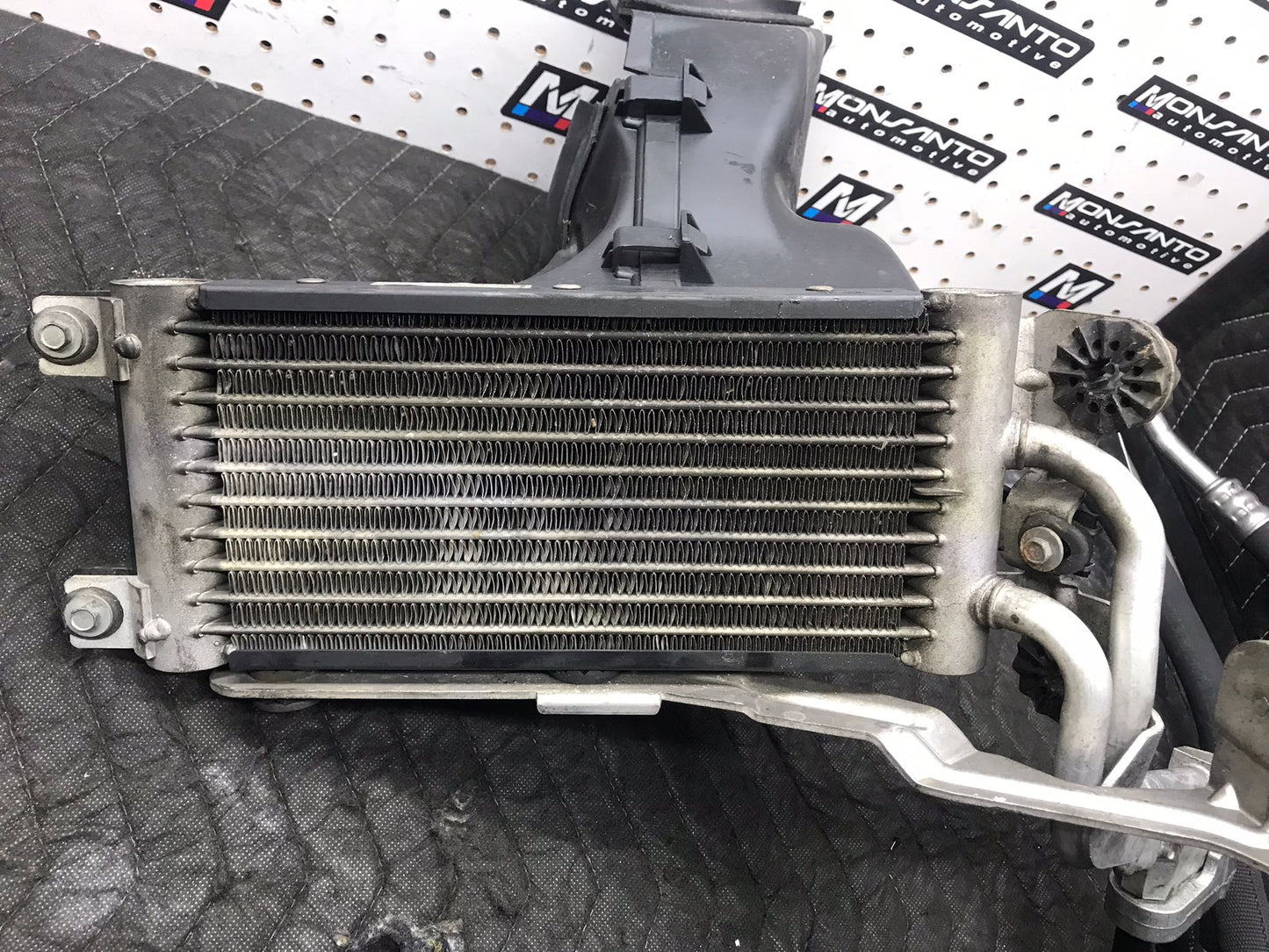 07-15 BMW OEM E90 E92 X1 S65 N54 N55 RIGHT PASSENGER ENGINE OIL COOLER RADIATOR SKU 1540