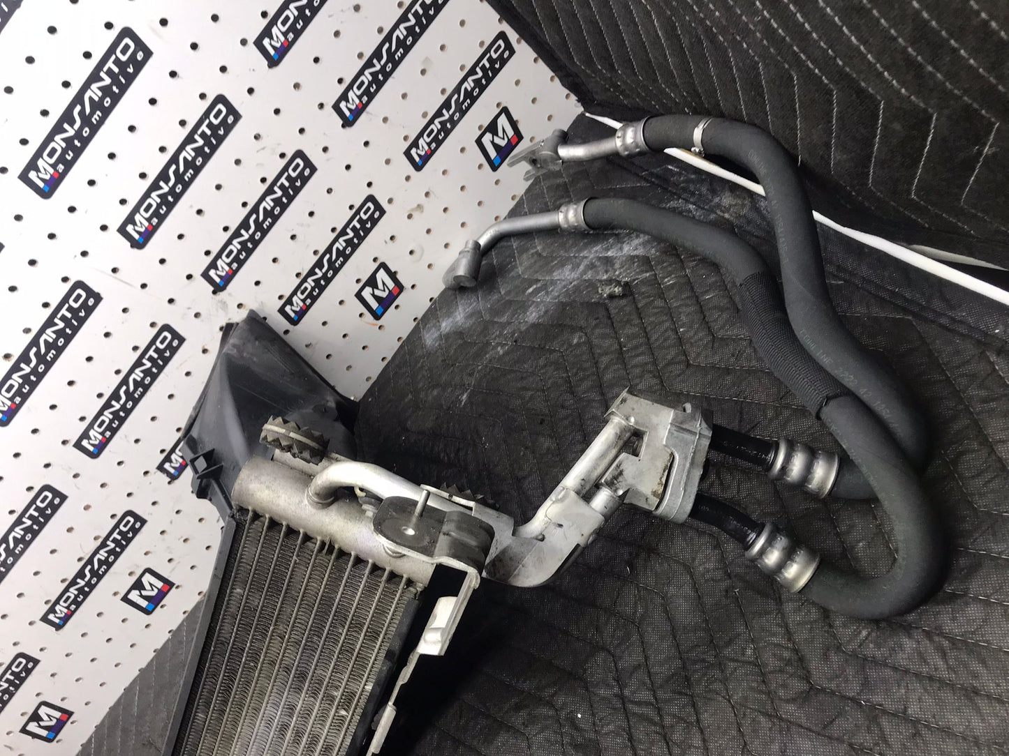 07-15 BMW OEM E90 E92 X1 S65 N54 N55 RIGHT PASSENGER ENGINE OIL COOLER RADIATOR SKU 1540