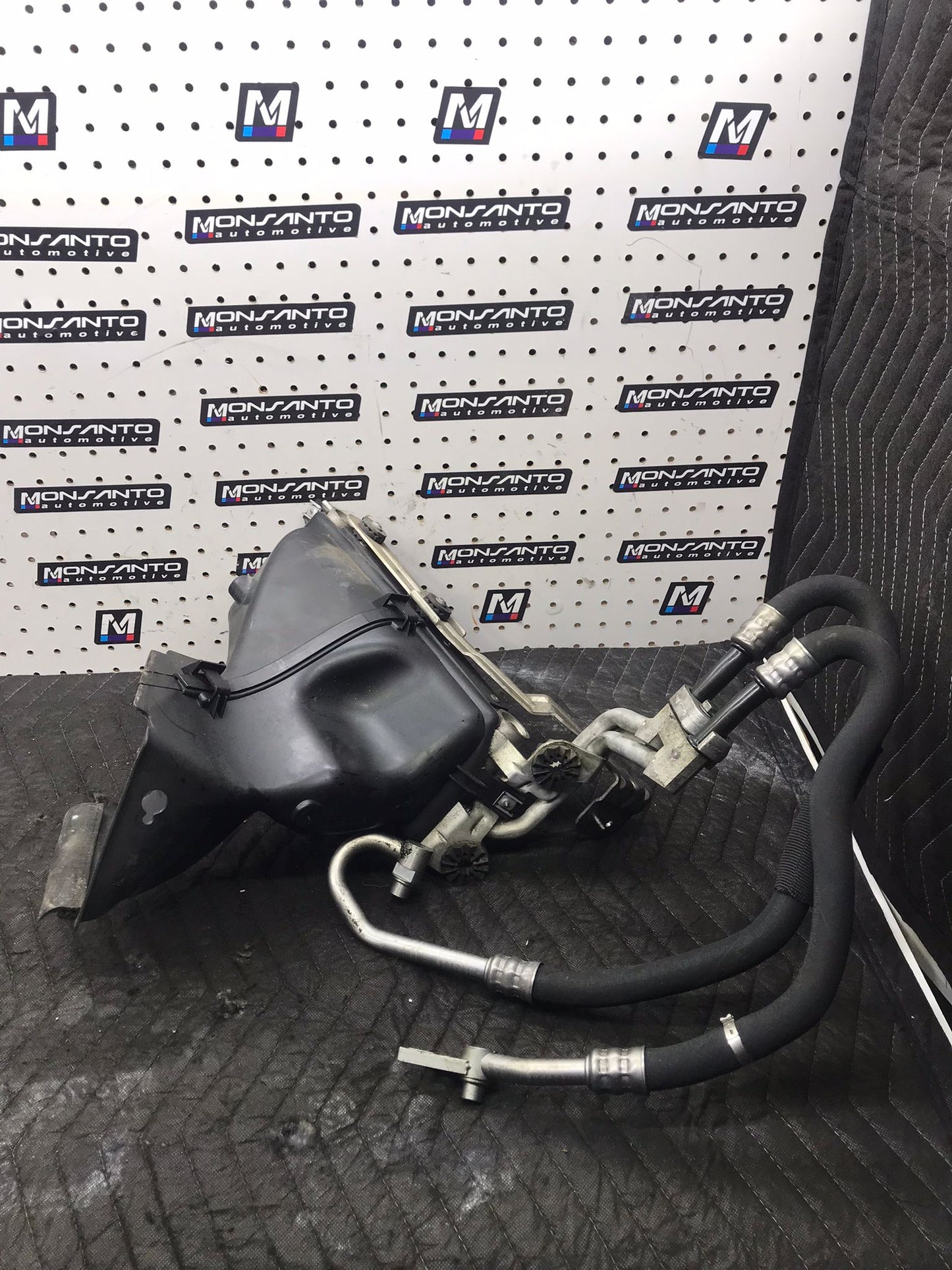 07-15 BMW OEM E90 E92 X1 S65 N54 N55 RIGHT PASSENGER ENGINE OIL COOLER RADIATOR SKU 1540