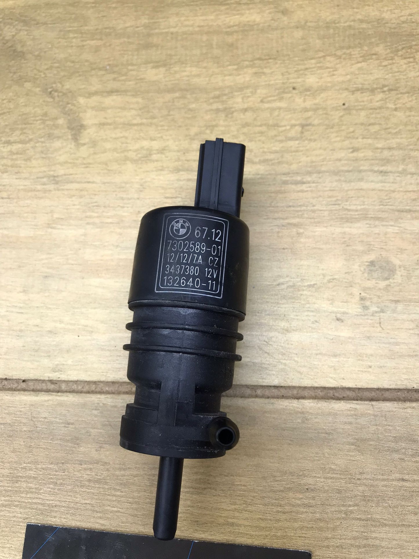 2010-2016 F30 BMW 328I 320I 335I WINDSHIELD WASHER PUMP OEM SKU 1557