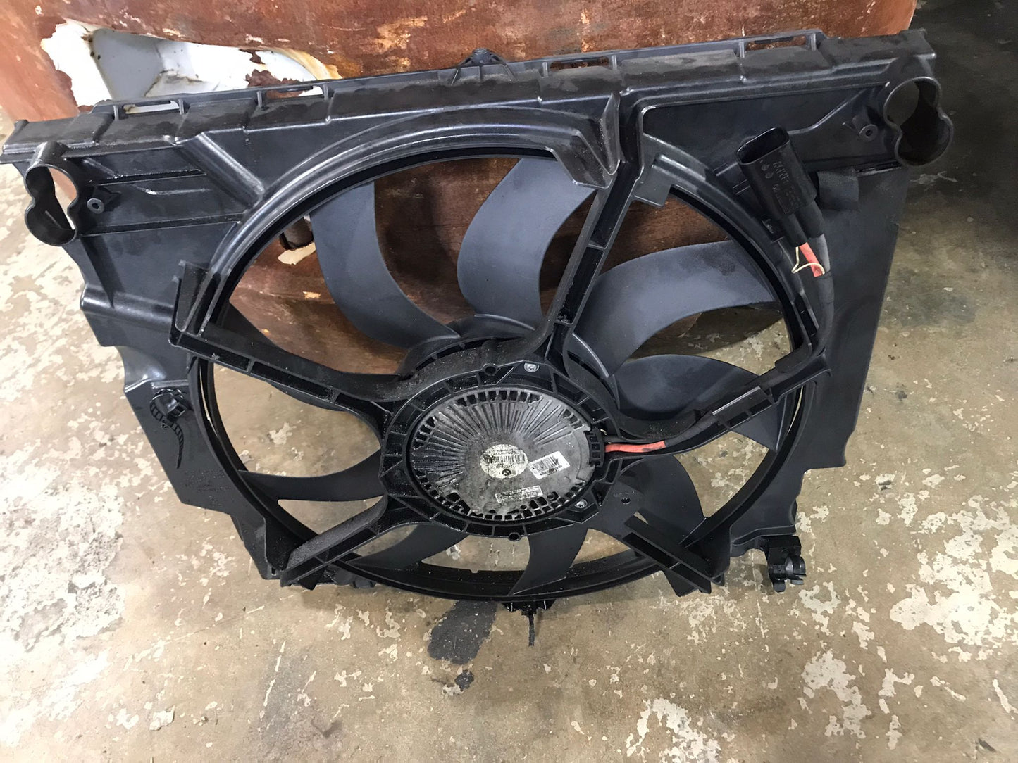 FAN BMW E60 535I RADIATOR COOLING FANOEM SKU 1620