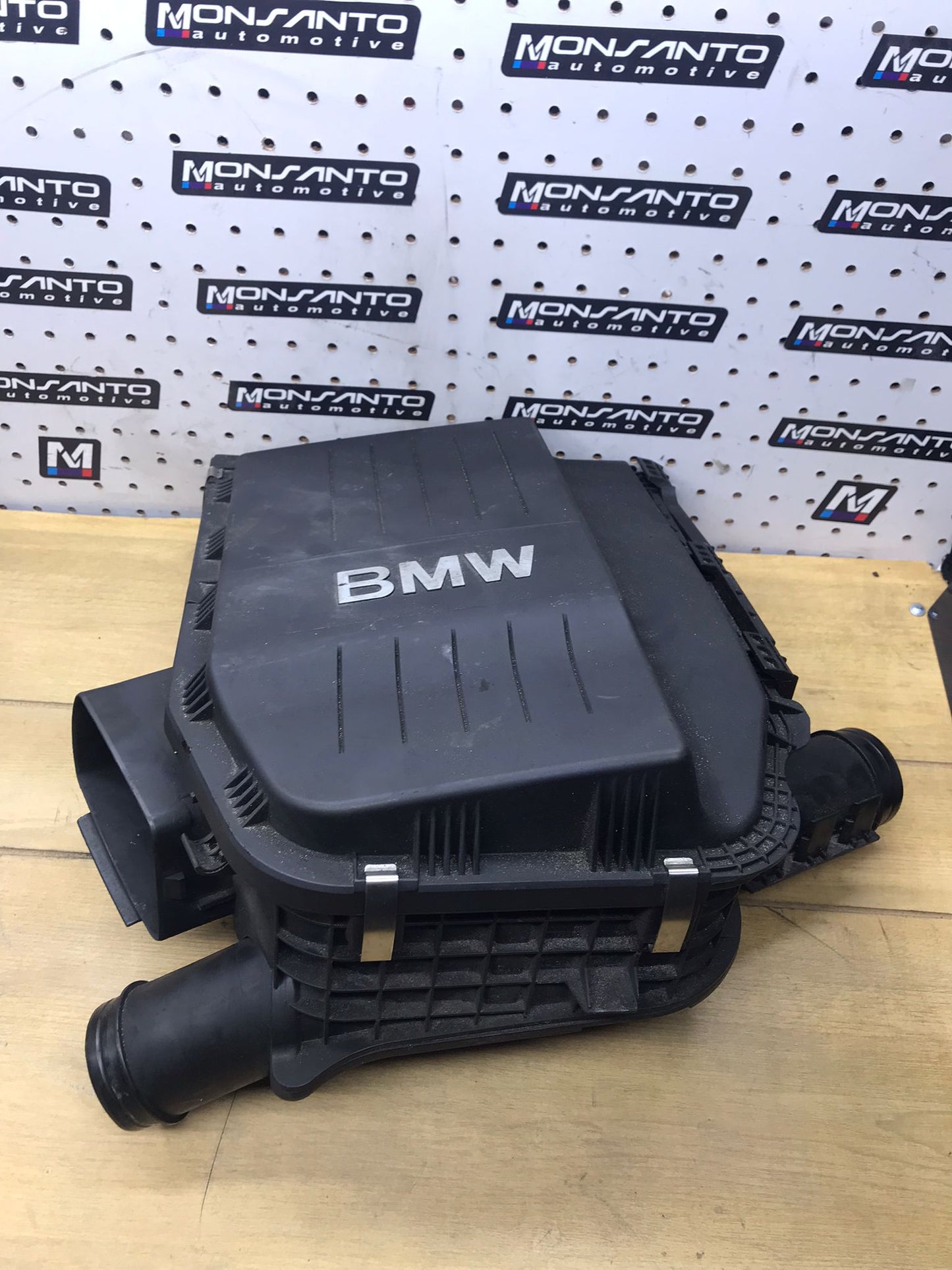 2008 FITS BMW 535I AIR FILTER BOX HOUSING AIR CLEANER INTAKE OEM SKU 1629