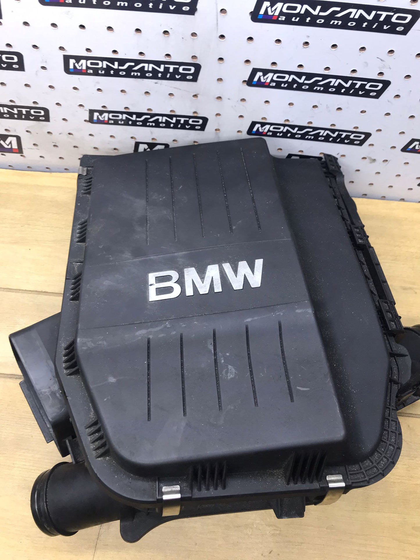 2008 FITS BMW 535I AIR FILTER BOX HOUSING AIR CLEANER INTAKE OEM SKU 1629