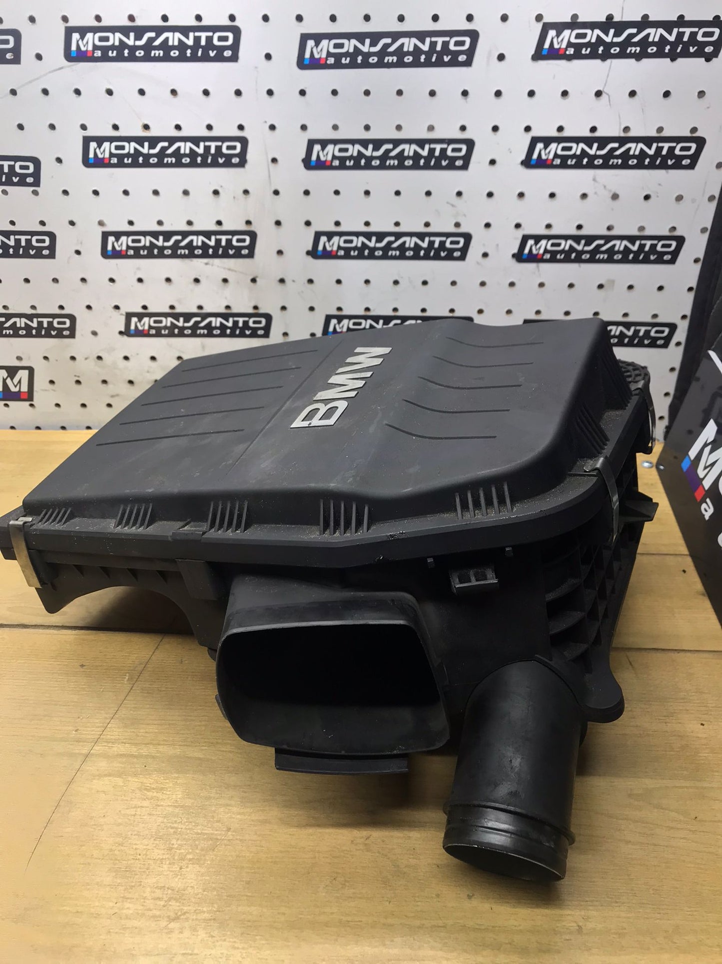 2008 FITS BMW 535I AIR FILTER BOX HOUSING AIR CLEANER INTAKE OEM SKU 1629
