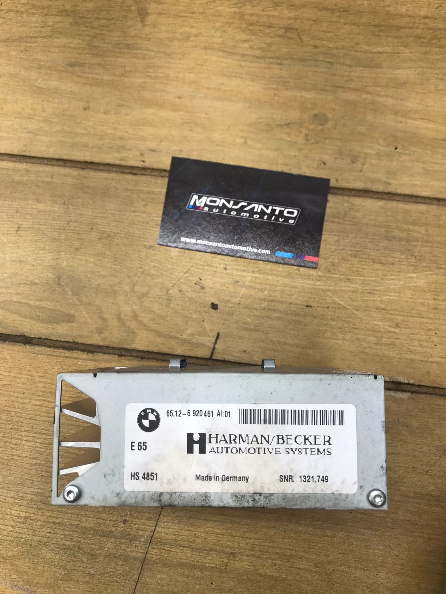 BMW E60 E63 E64 E65 STEREO RADIO AMPLIFIER OEM SKU 1637