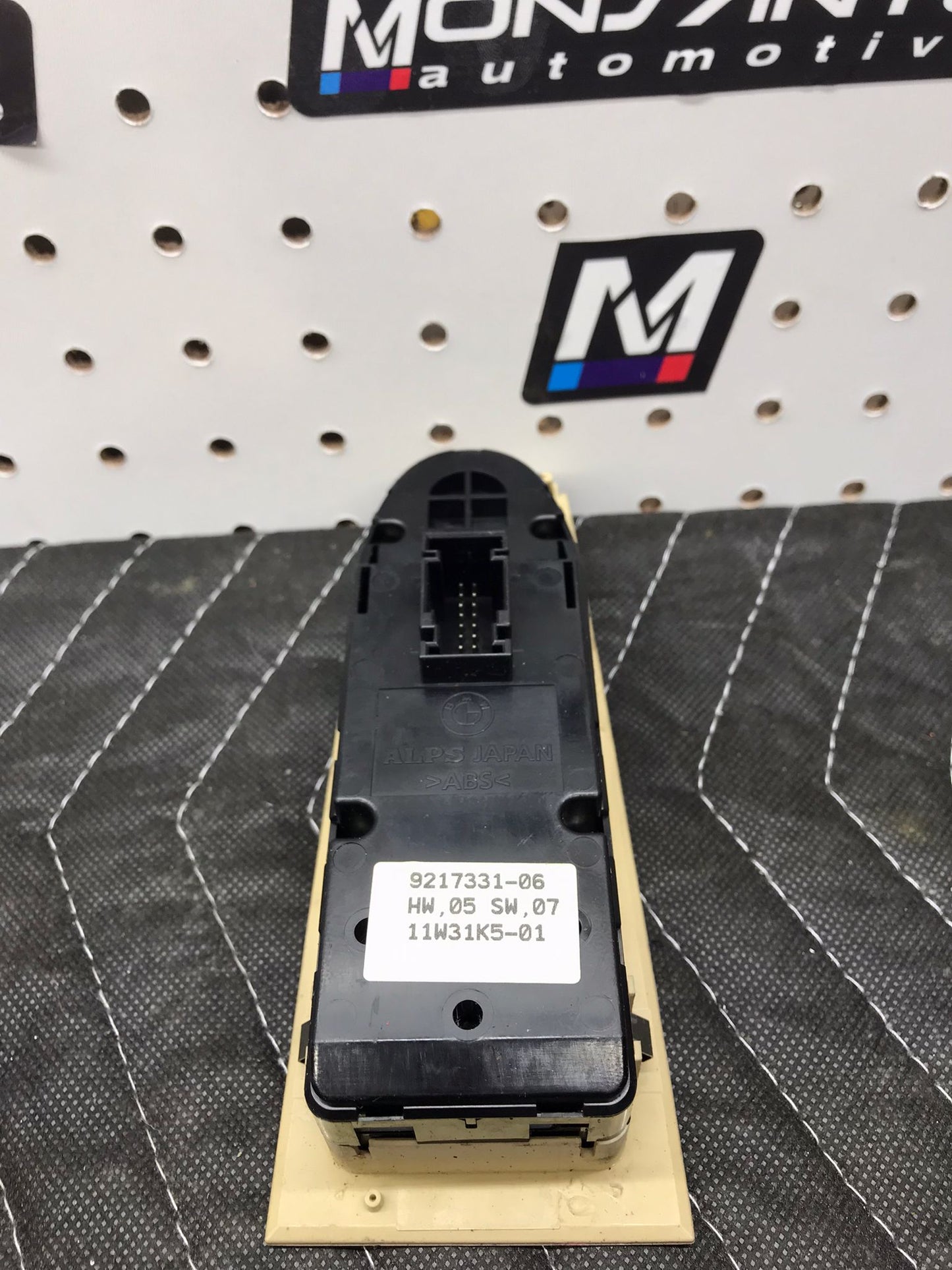 06 BMW 328I 9217331 DRIVERS SIDE LEFT MASTER WINDOW SWITCH OEM SKU 555