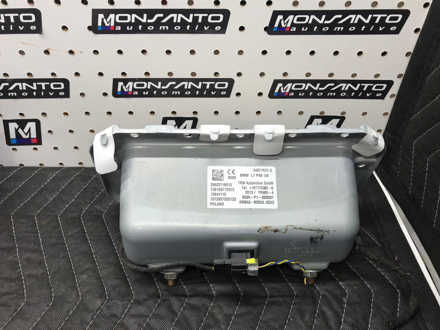 BMW 3-SERIES RIGHT FRONT PASSENGER DASH AIRBAG MODULE E90 E92 USED OEM (FOR: BMW) SKU 615