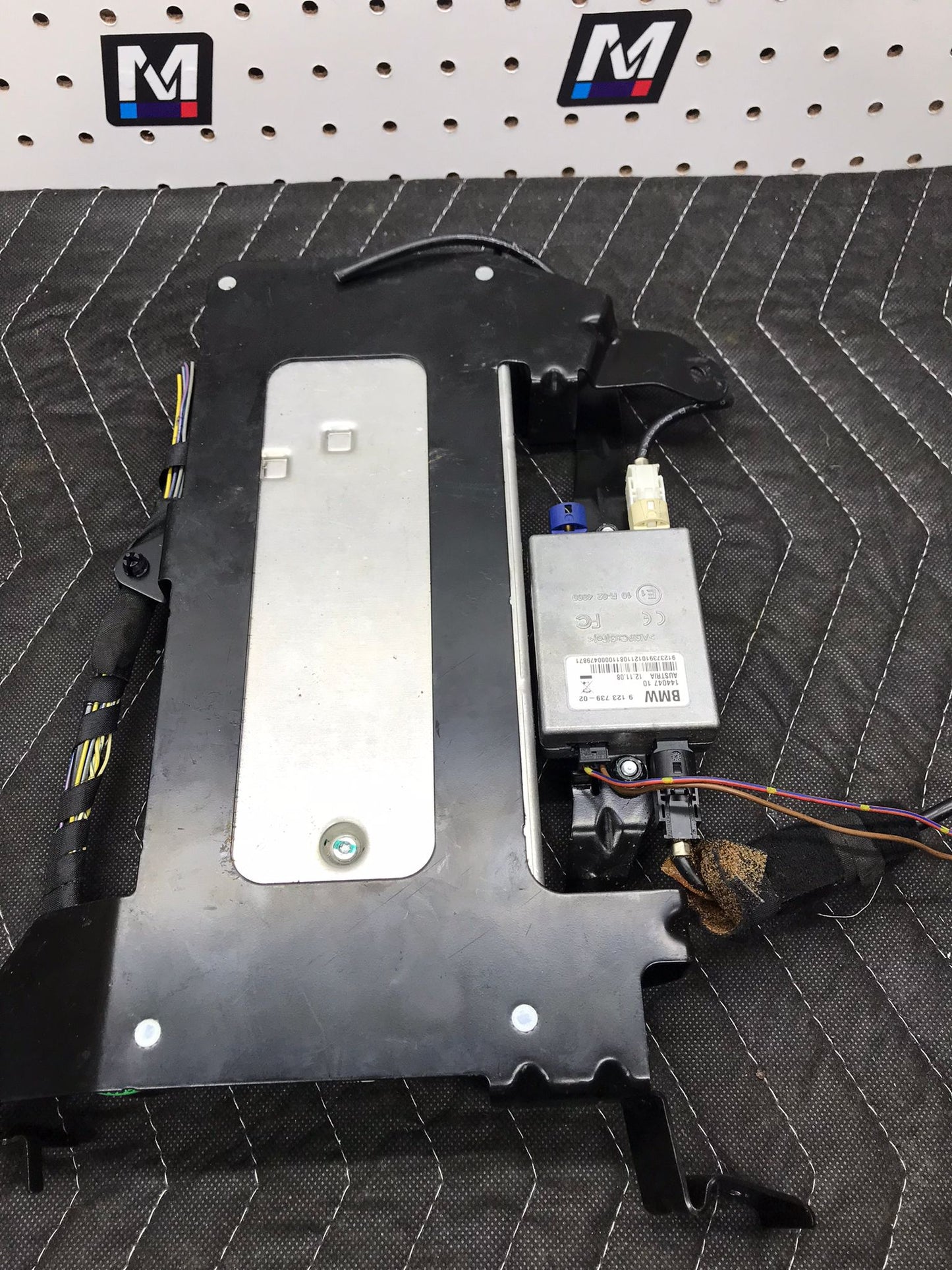 BMW X6 X5 E71 E70 (08-14) BLUETOOTH MODULE COMMUNICATION OEM 2008-2010 BMW 528I E60 USB HUB AUDIO AN SKU 651
