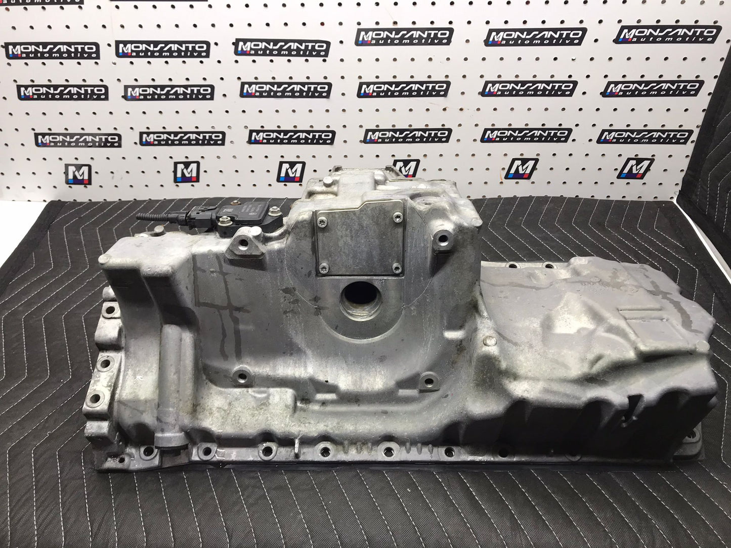 OIL PAIN BMW OEM N52 2004-2010 SKU 674