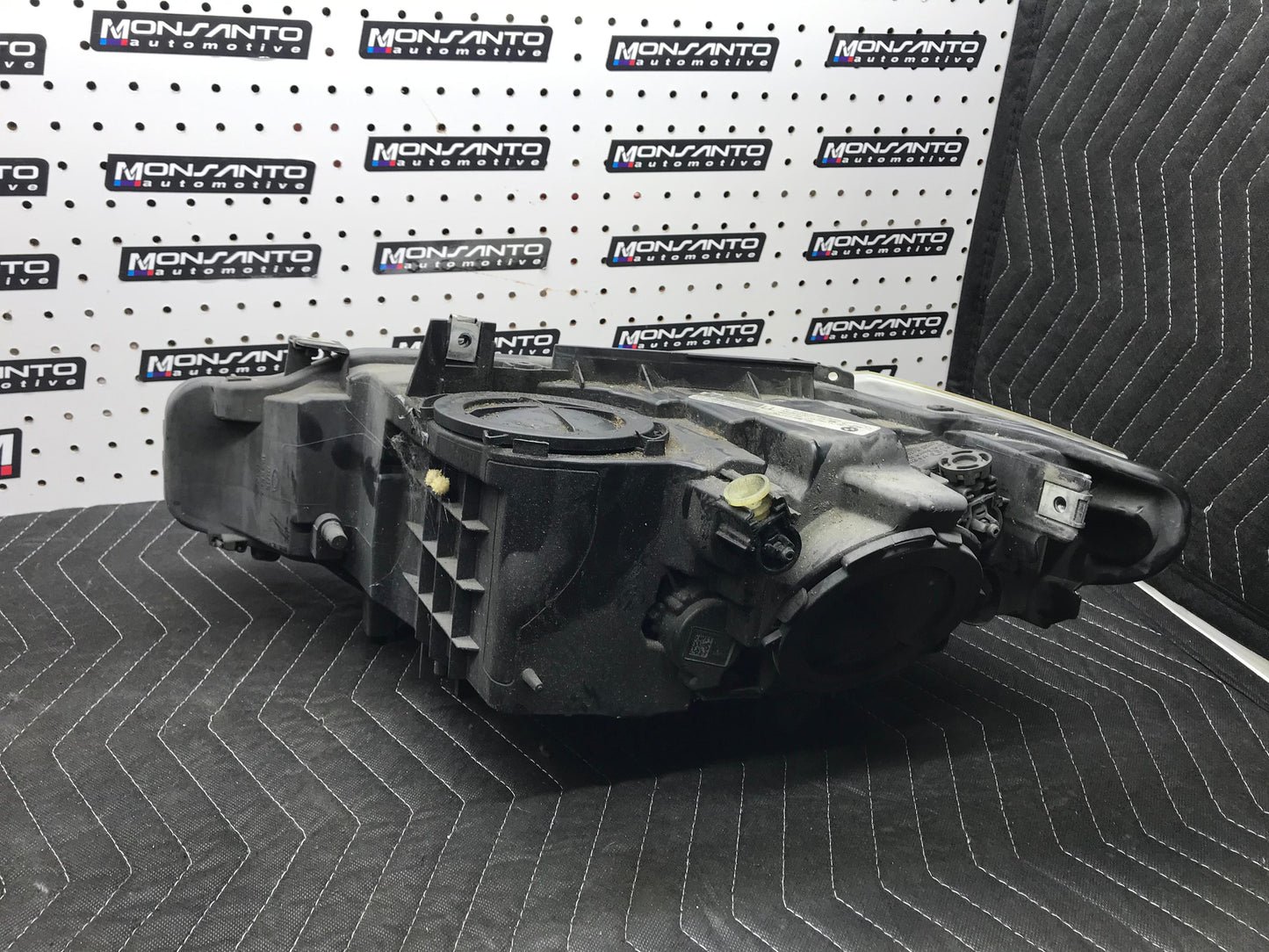 RIGHT PASSENGER SIDE HALOGEN HEADLIGHT OEM 2012-15 BMW 320I 328I 335I F30 F31 SKU 688