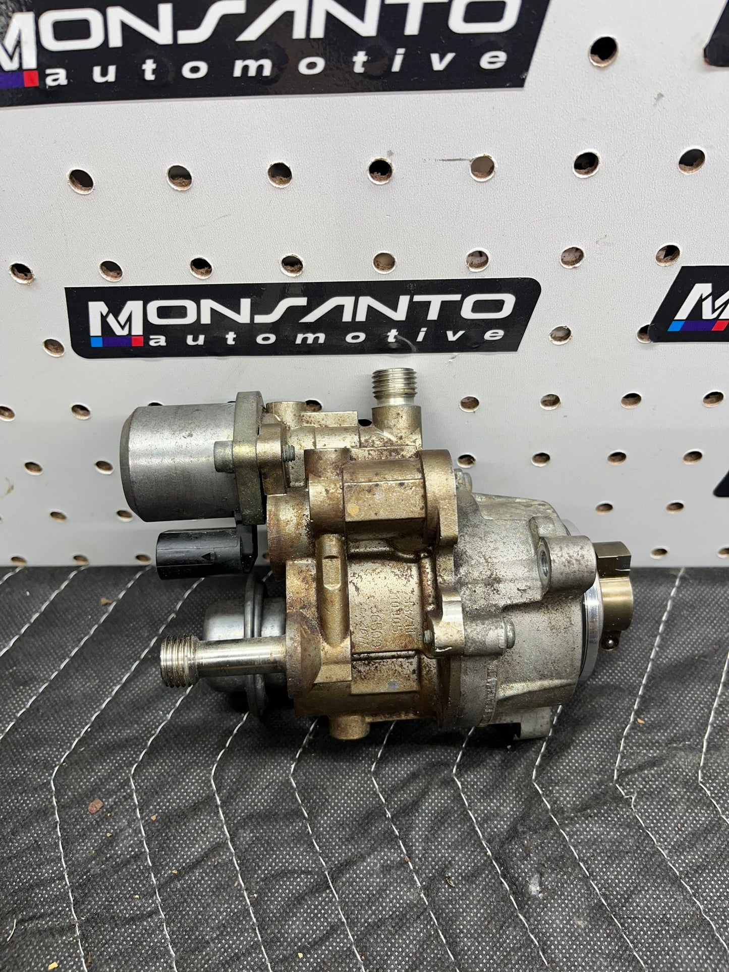 ENGINE HIGH PRESSURE FUEL PUMP OEM BMW F10 135 335 535 640 X5 X6 N54 N55 SKU 814