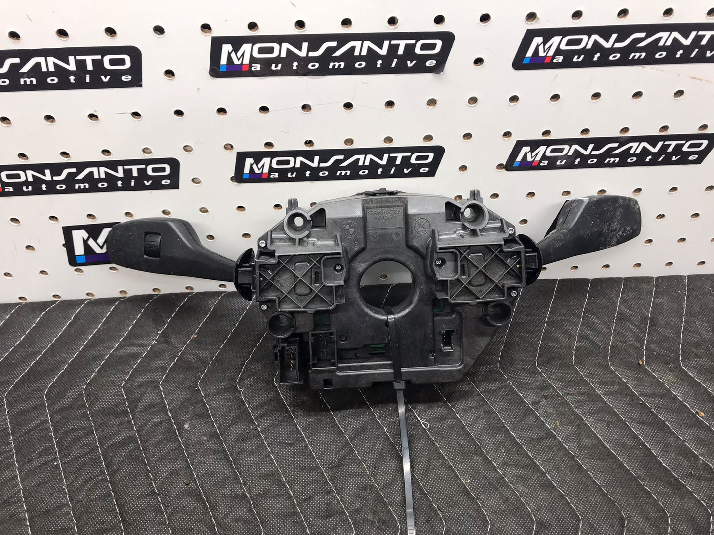 BMW 3 SERIES INDICATOR WIPER STEERING COLUMN SWITCH STALKS OEM SKU 828