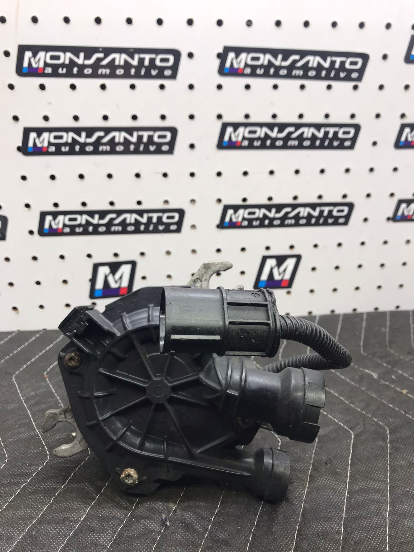 ENG. SECONDARY AIR INJECTION PUMP OEM 09-13 BMW E92 LCI 328XI COUPE N51 SKU 899
