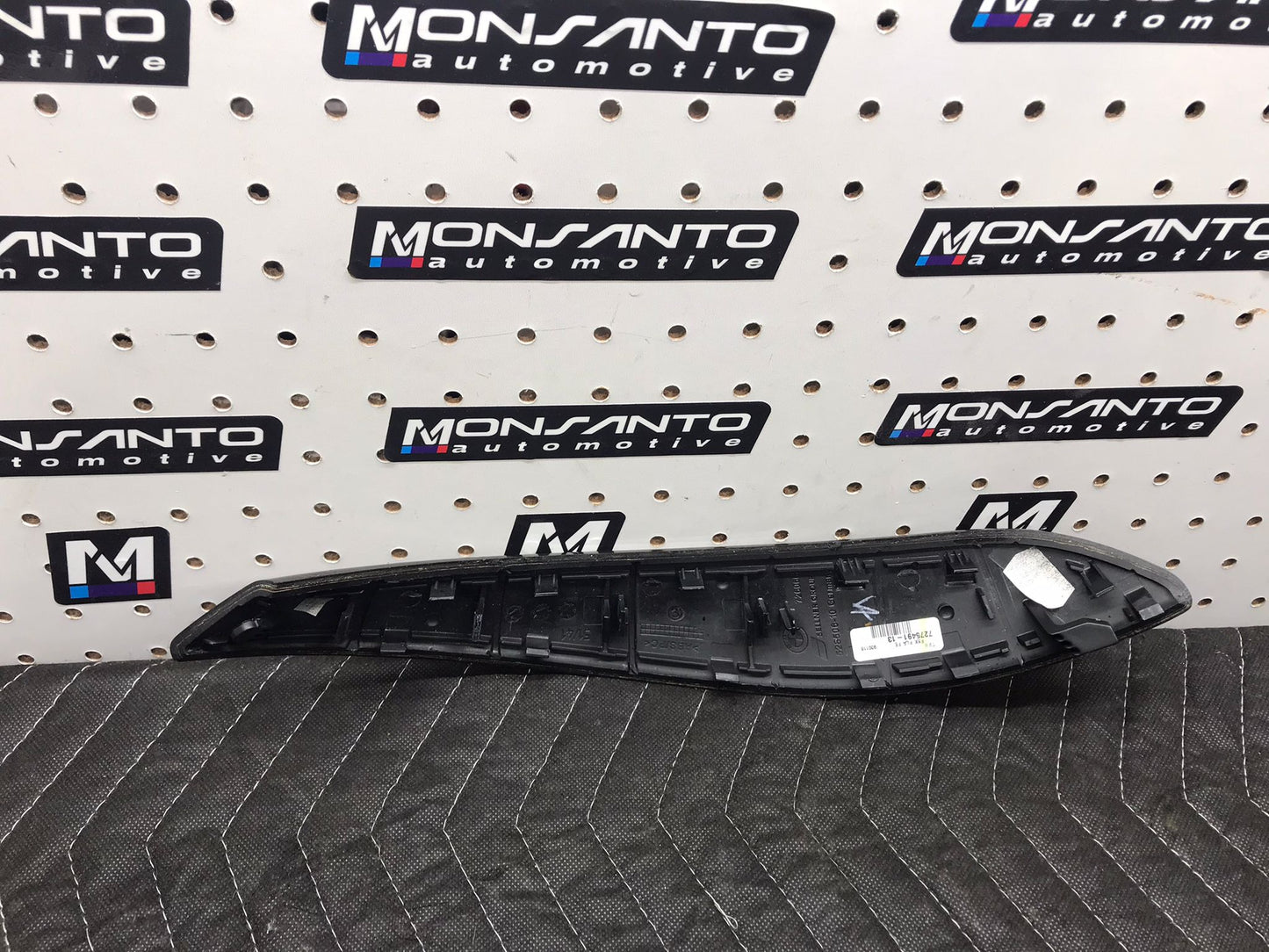 BMW 5 SERIES E60/61 FRONT INTERIOR DOOR PANEL TRIM OEM SKU 939
