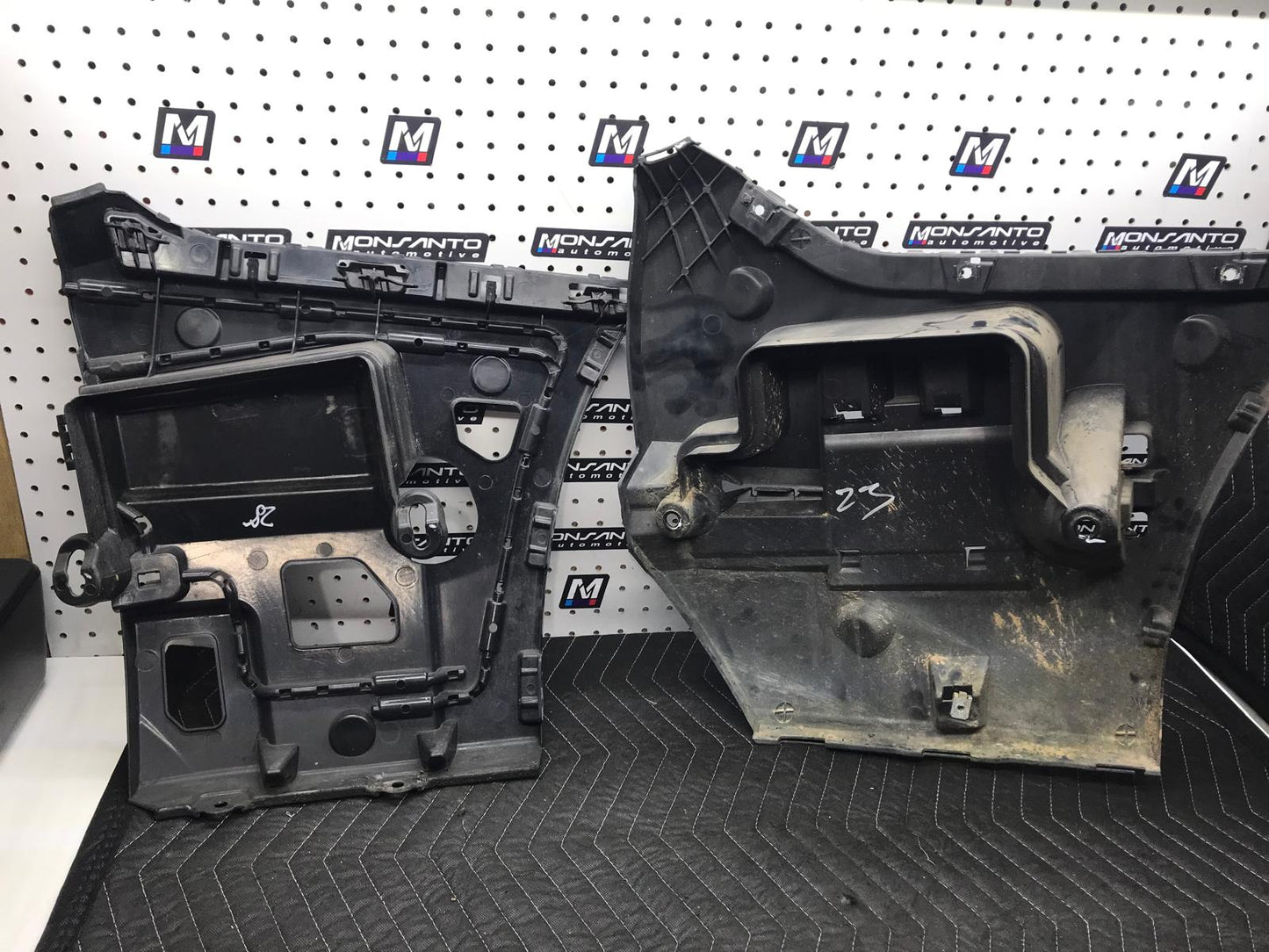 BMW F32 F33 F36 M SPORT REAR BUMPER BRACKET GUIDE LEFT SIDE OEM SKU 1005