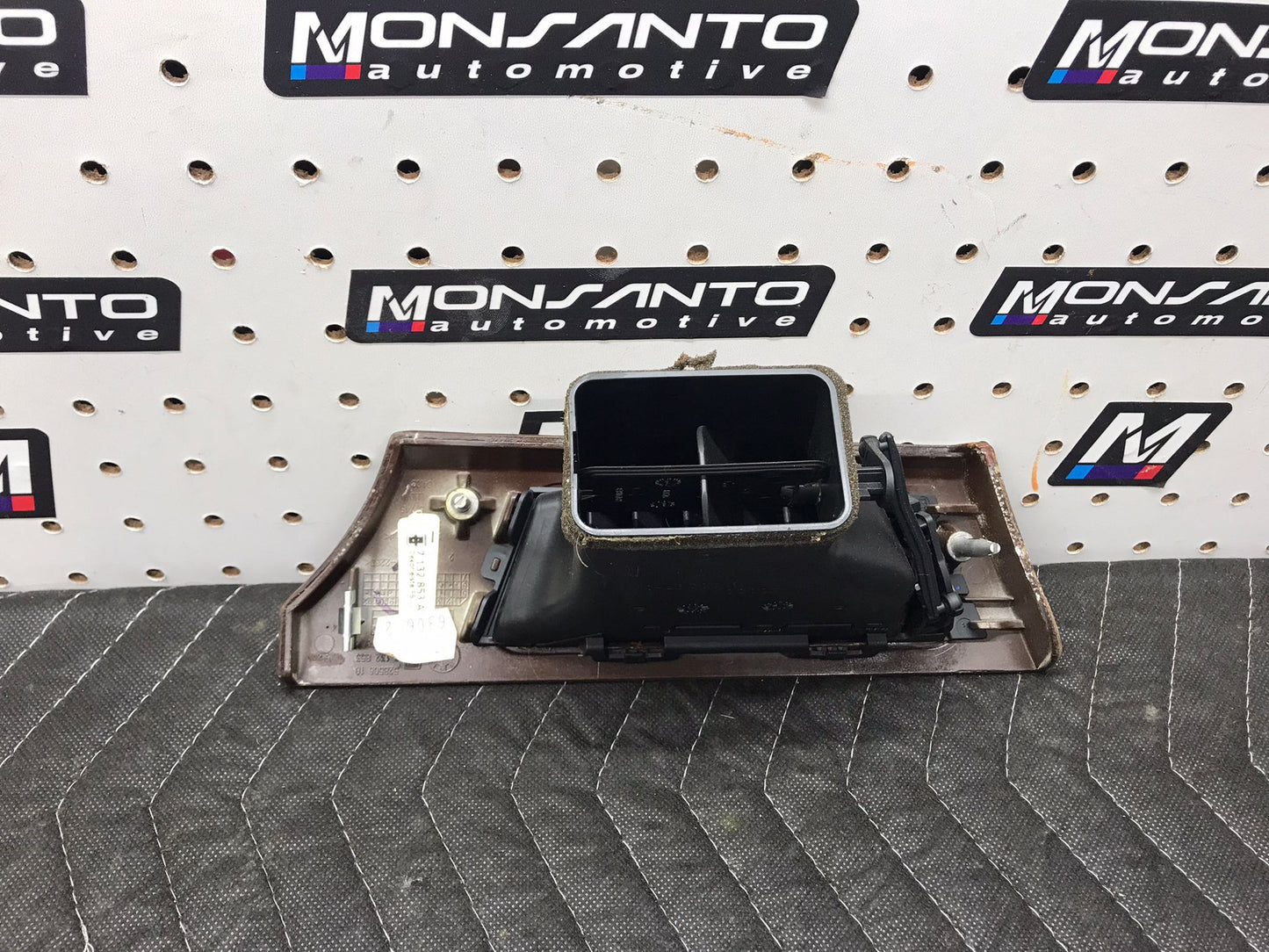 07-08 BMW 335I FRONT LEFT SIDE WOOD GRAIN AIR VENT SKU 1009