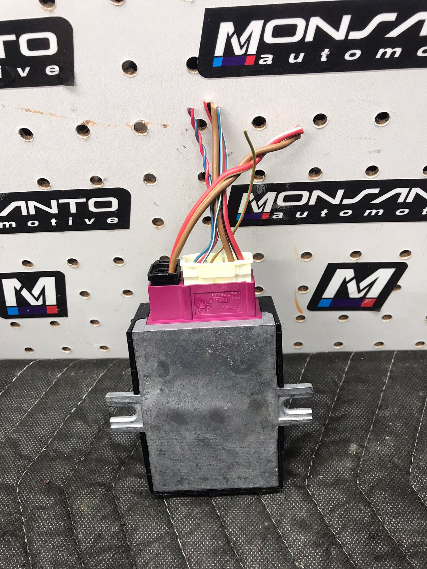 07-10 BMW E92 135I 328I 330I 335I 535I FUEL PUMP CONTROL MODULE SKU 1071