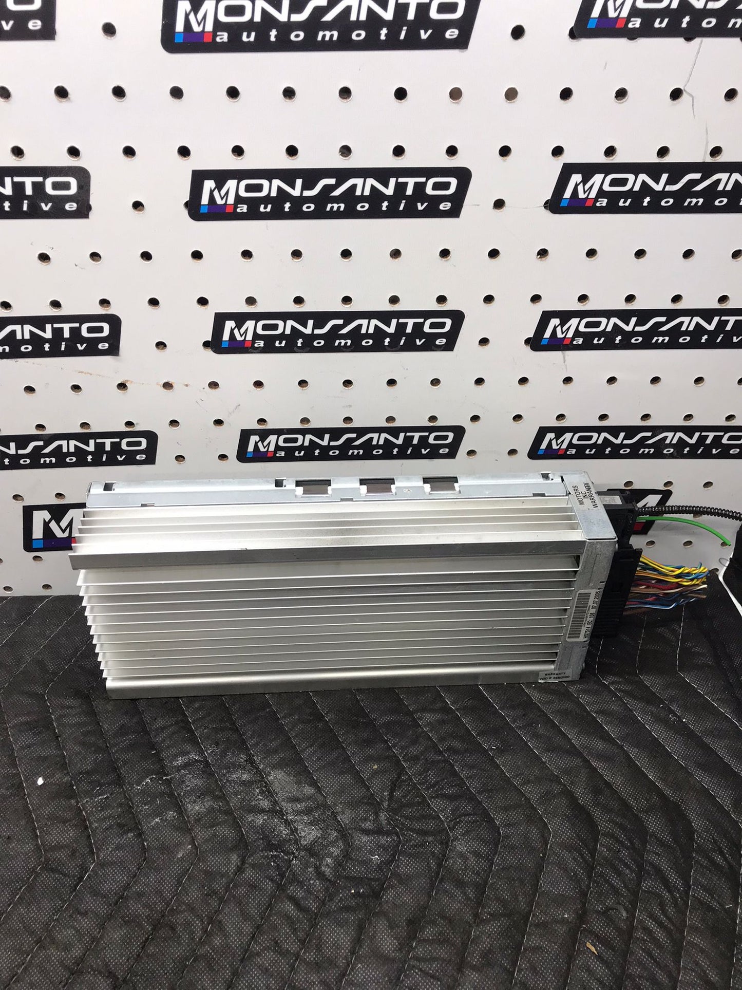 OEM LOGIC HARMAN BECKER TOP HIFI DSP AMP AMPLIFIER BMW E90 E92 E60 E63 SKU 1075