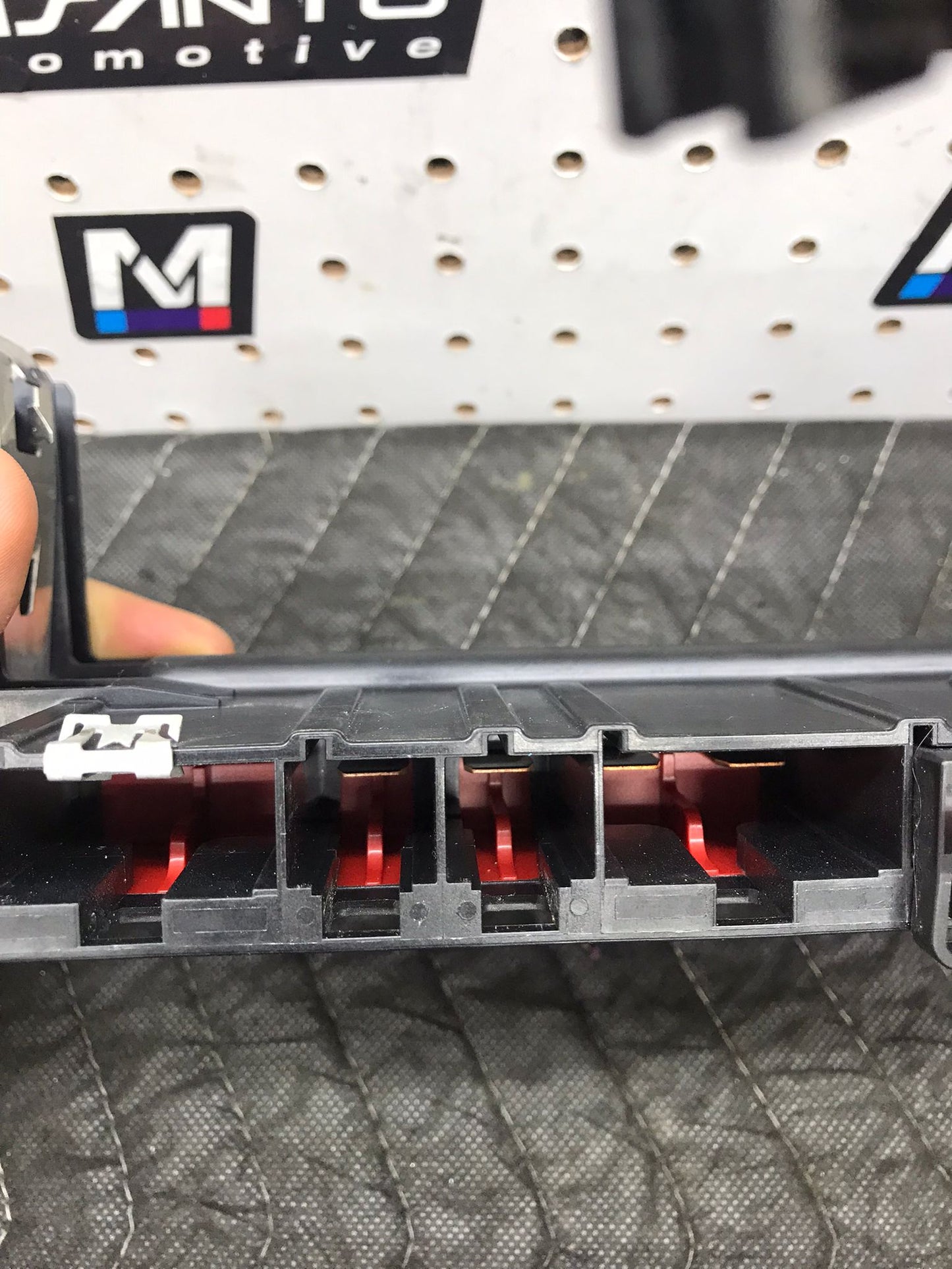 POWER DISTRIBUTION BOX FUSE BMW X1 E81 E82 E84 E87 E88 E90 E91 E92 SKU 1207